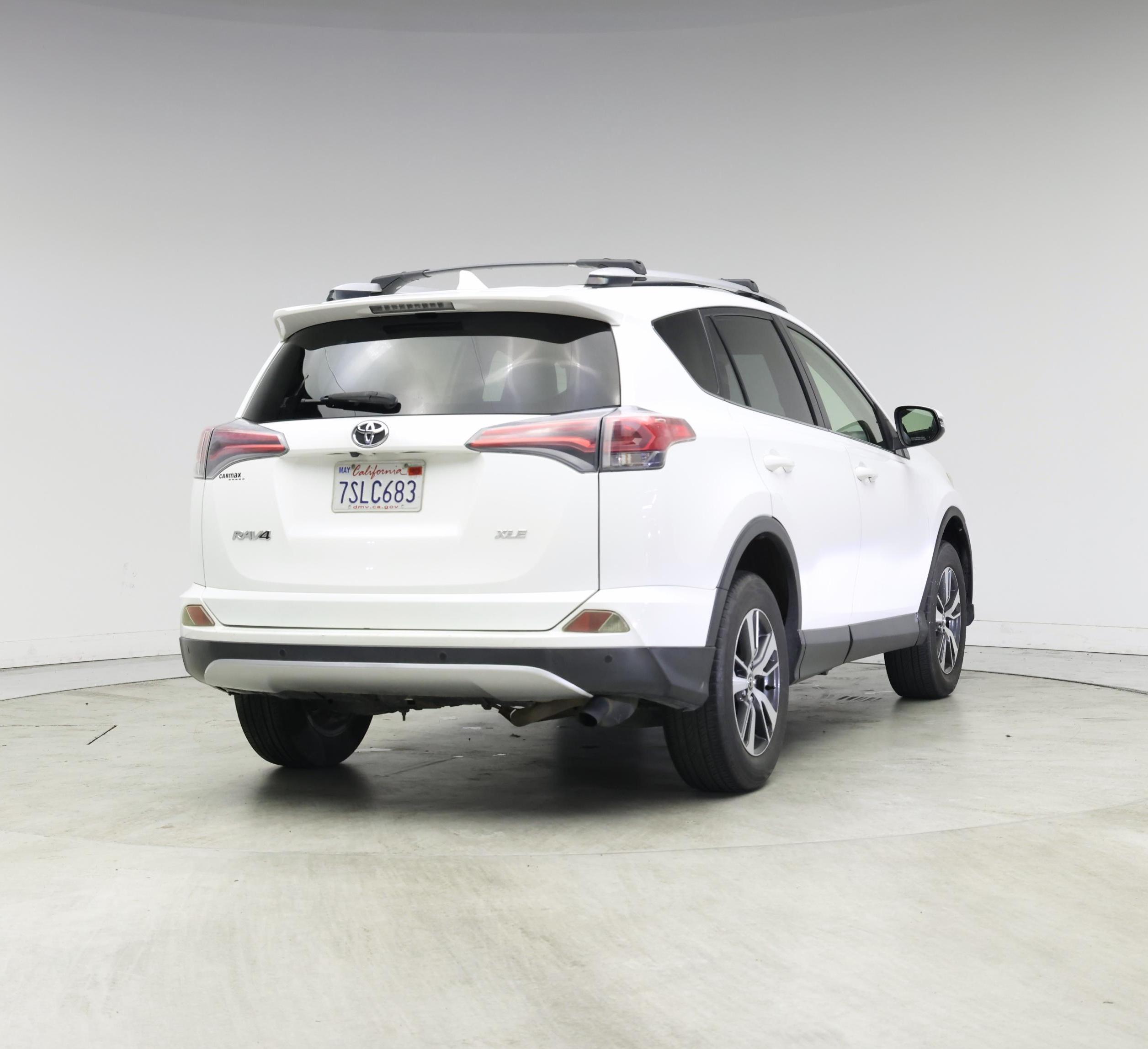 Thumbnail: 2016 Toyota RAV4 - 8