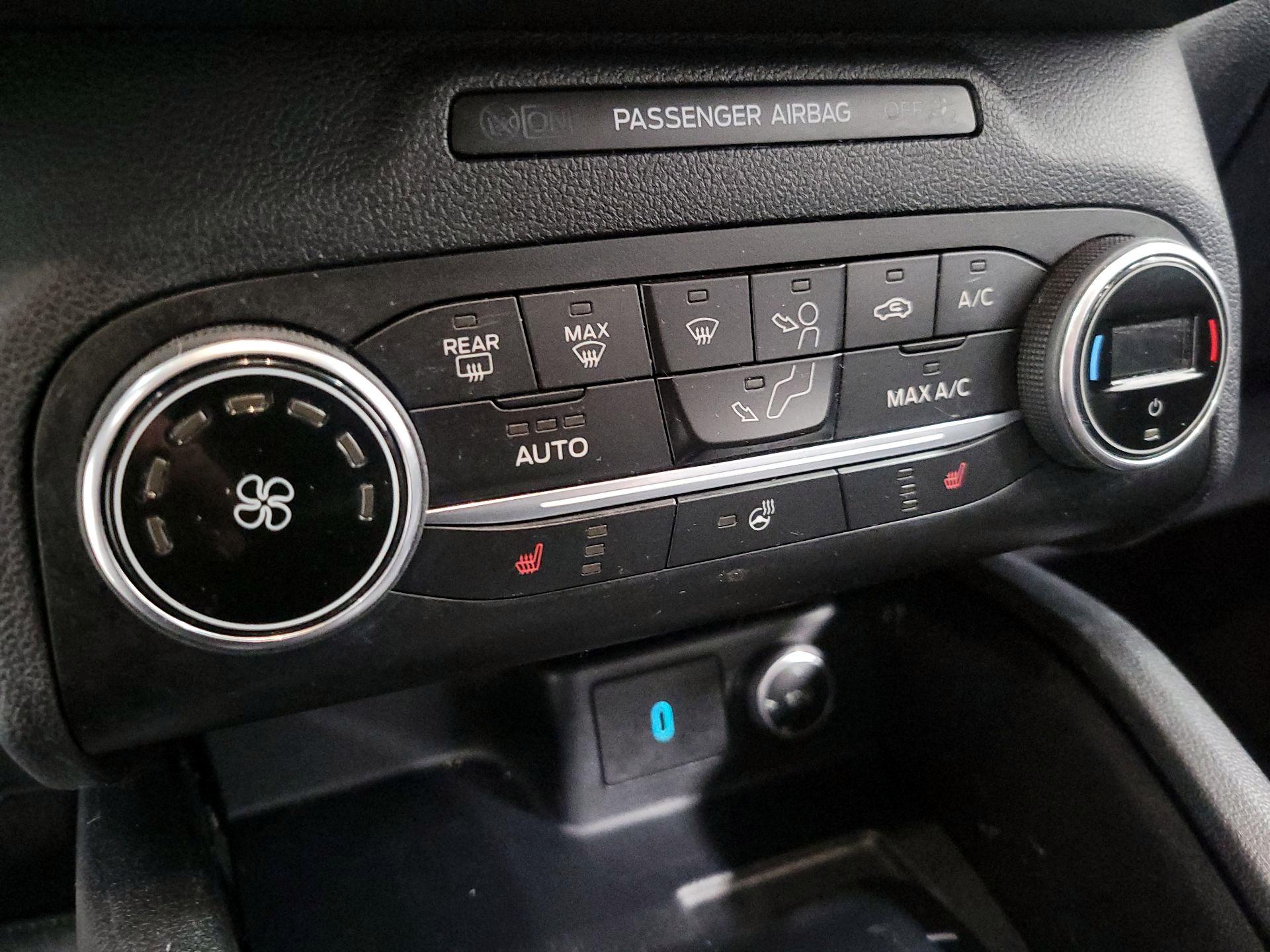 Thumbnail: 2020 Ford Escape - 17