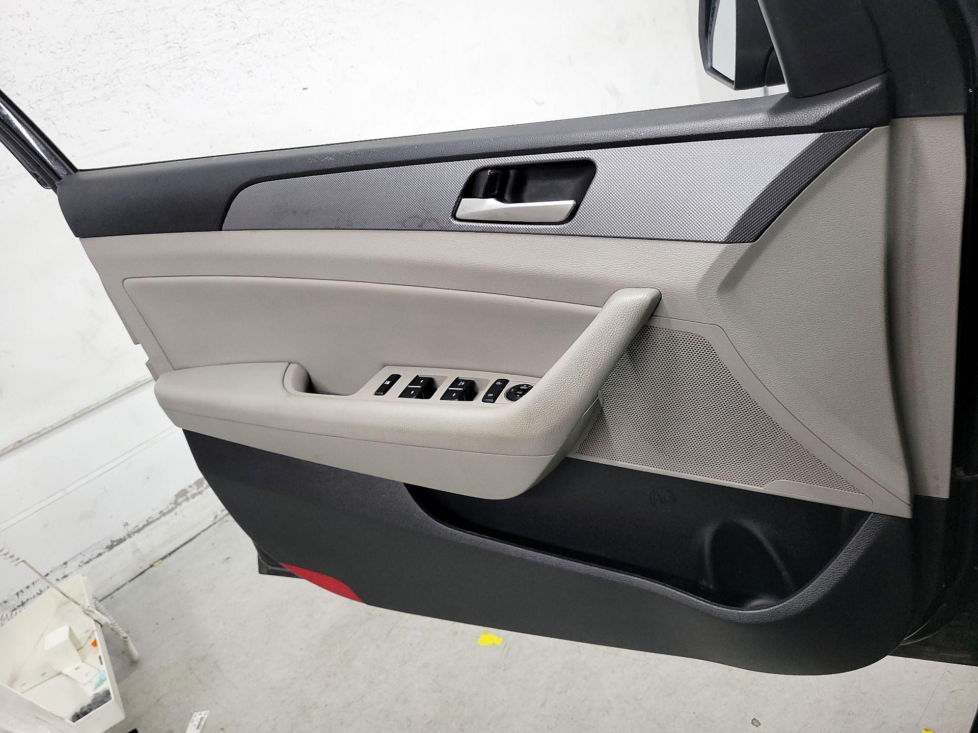 Thumbnail: 2018 Hyundai Sonata - 12