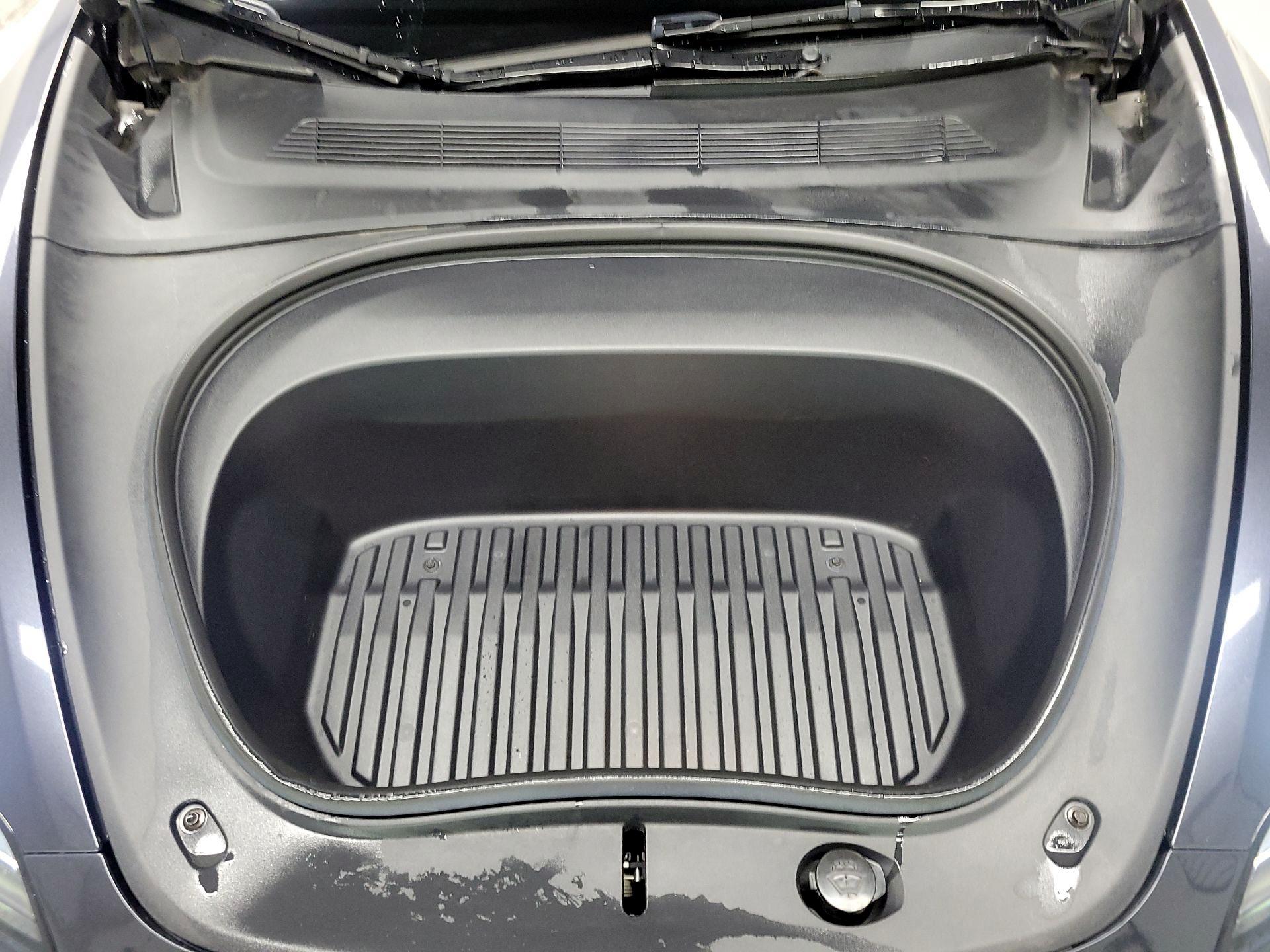 Thumbnail: 2025 Tesla Model 3 - 20