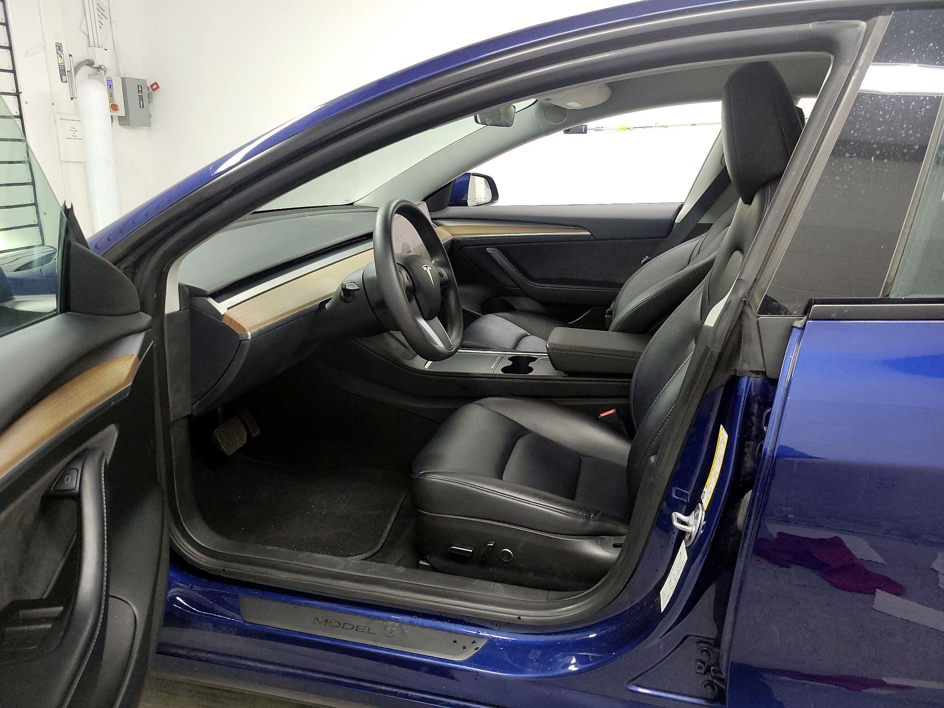 Thumbnail: 2023 Tesla Model 3 - 11