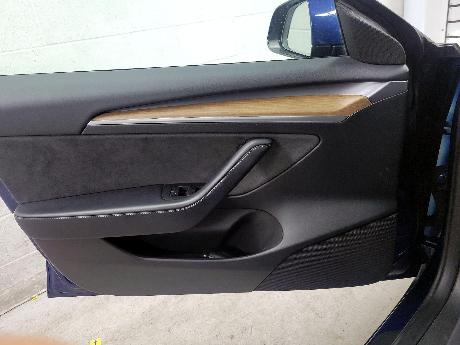 Thumbnail: 2023 Tesla Model 3 - 12