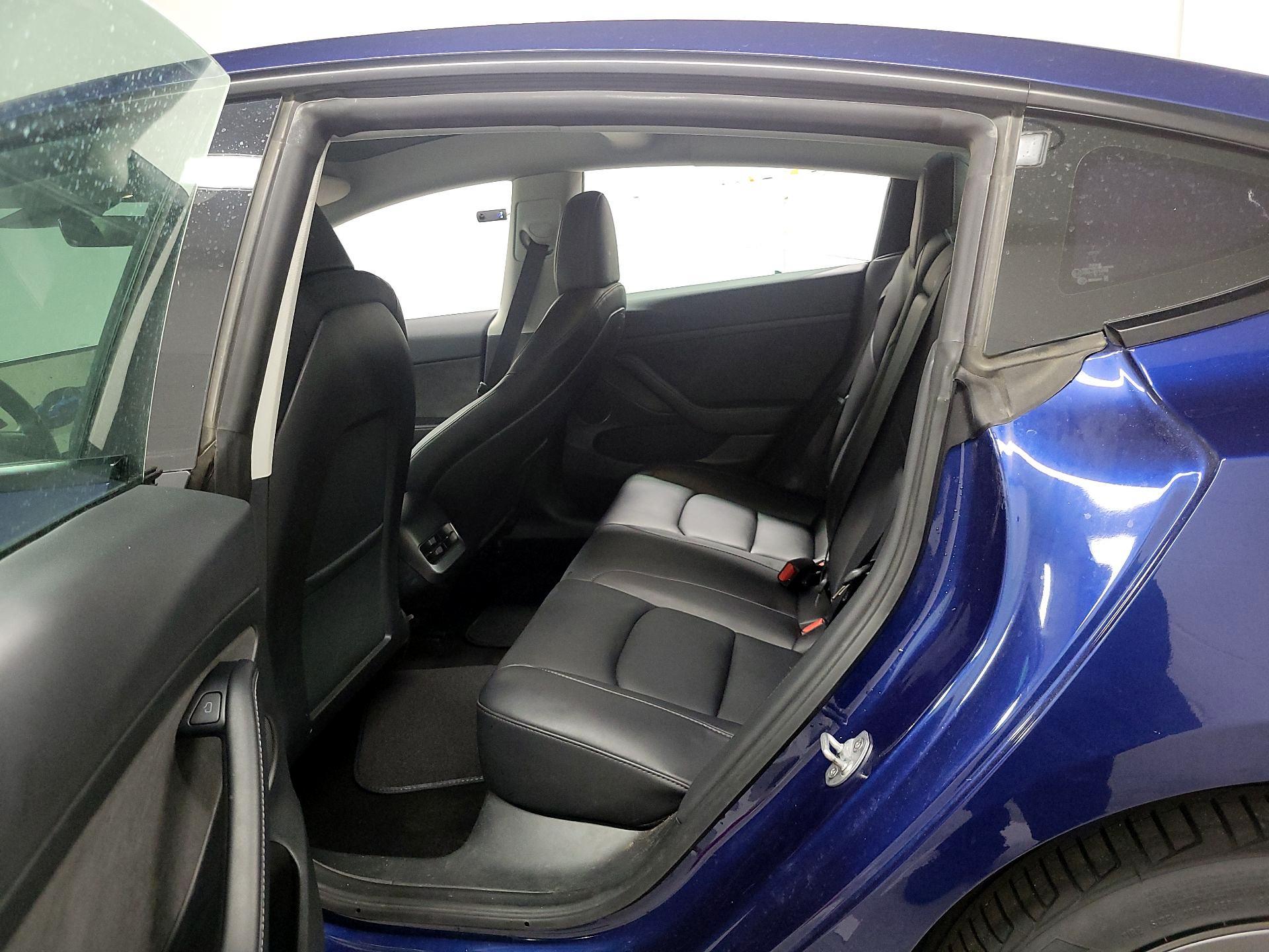 Thumbnail: 2023 Tesla Model 3 - 19