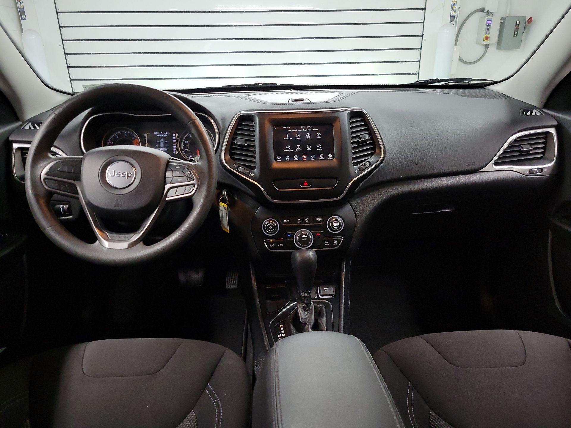 Thumbnail: 2020 Jeep Cherokee - 9