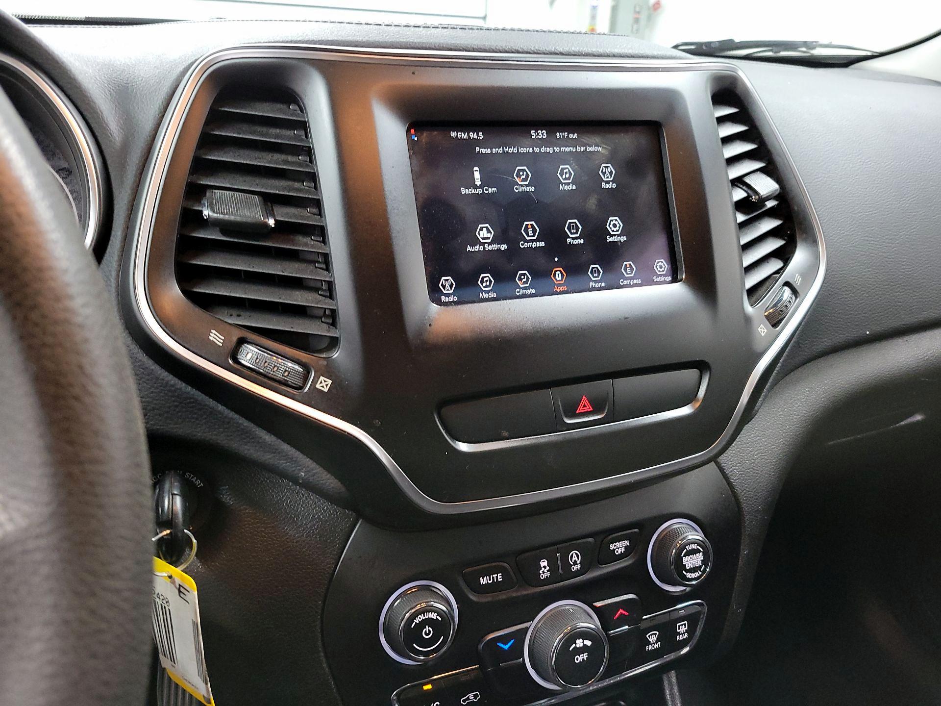 Thumbnail: 2020 Jeep Cherokee - 15