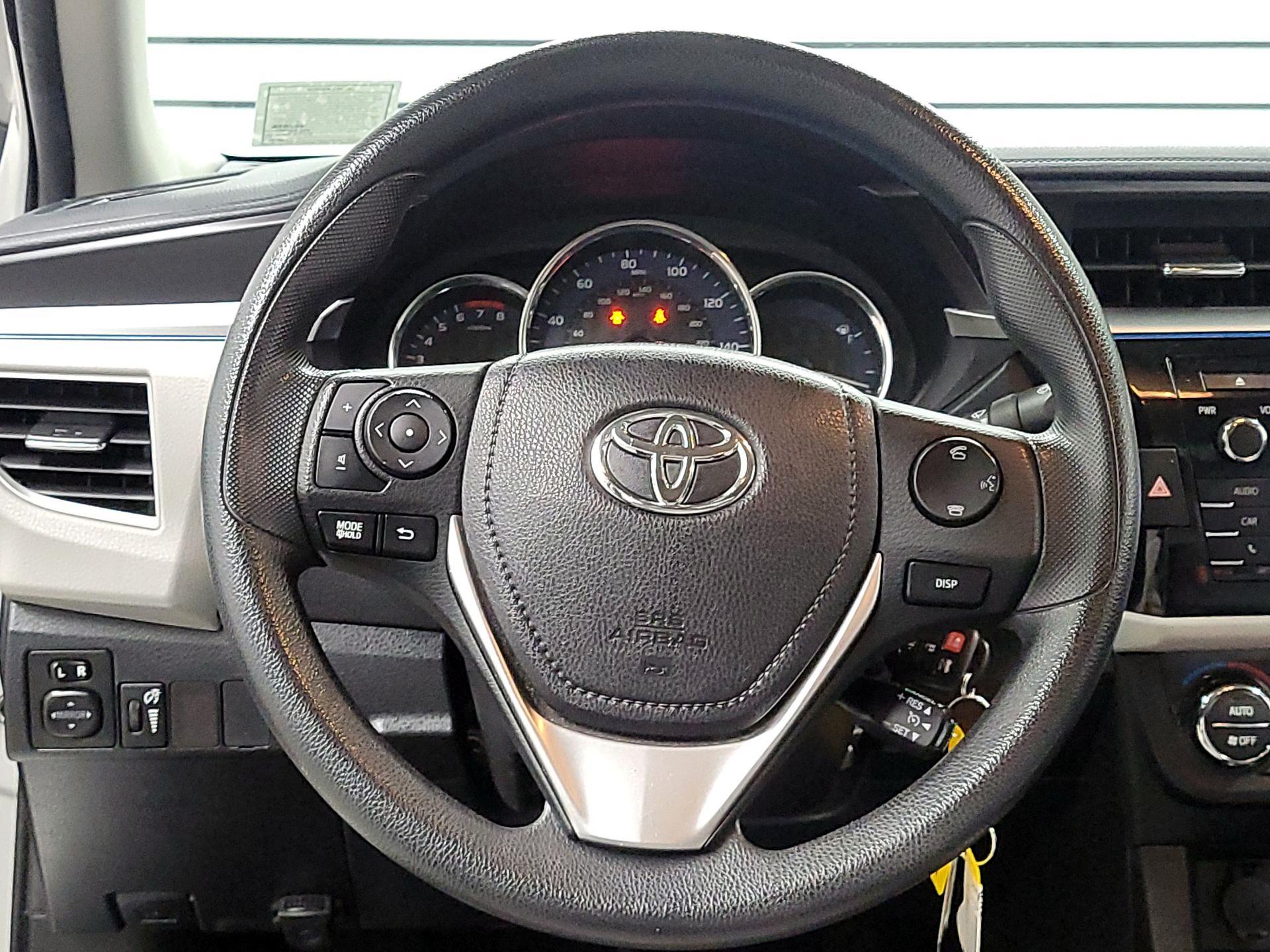 Thumbnail: 2015 Toyota Corolla - 10