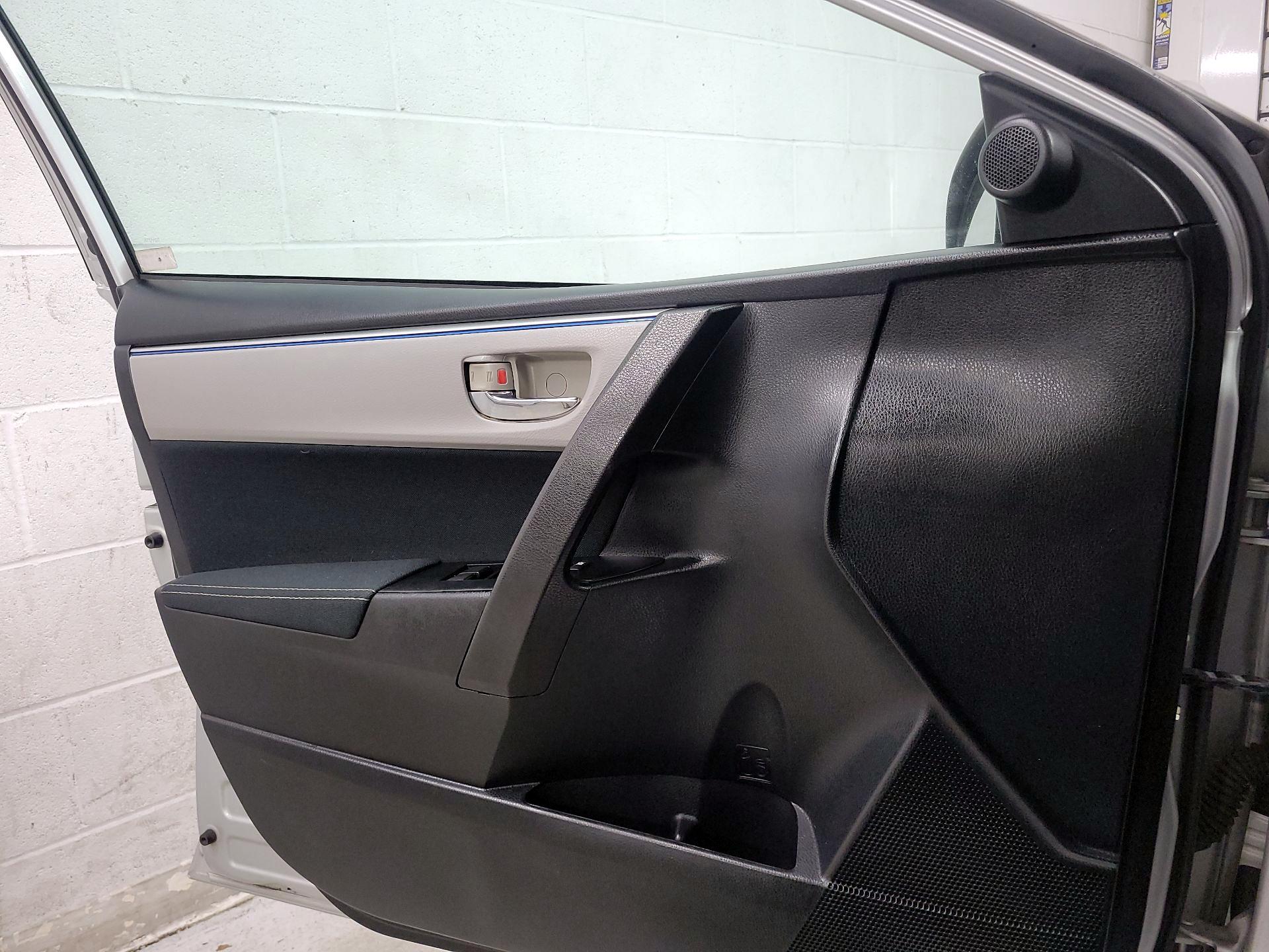 Thumbnail: 2015 Toyota Corolla - 12