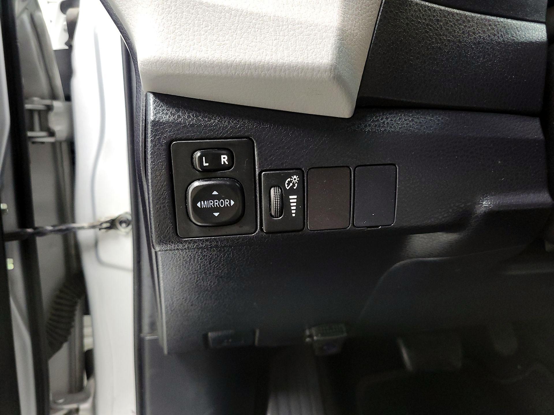 Thumbnail: 2015 Toyota Corolla - 13