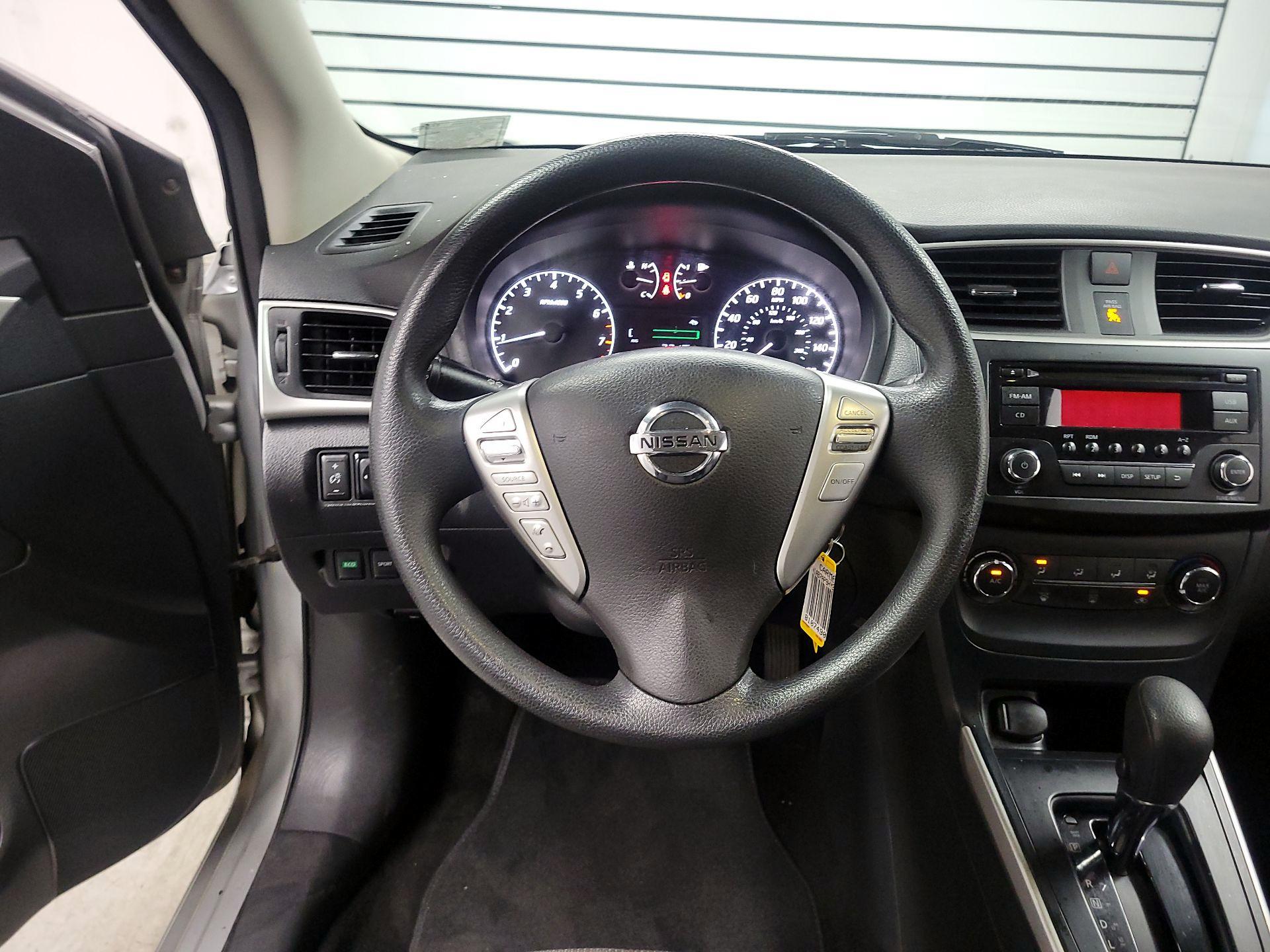 Thumbnail: 2017 Nissan Sentra - 10