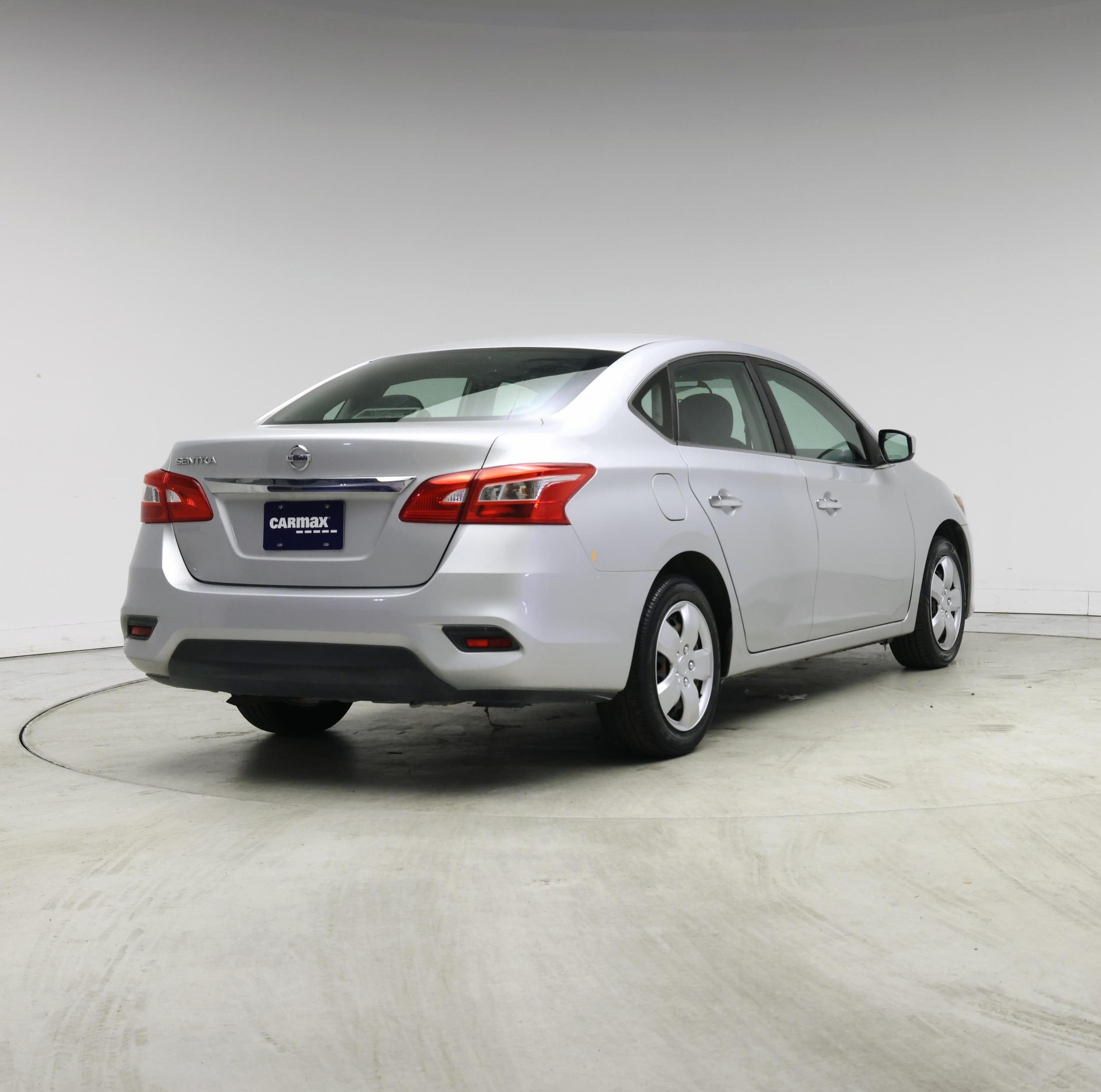 Thumbnail: 2017 Nissan Sentra - 8