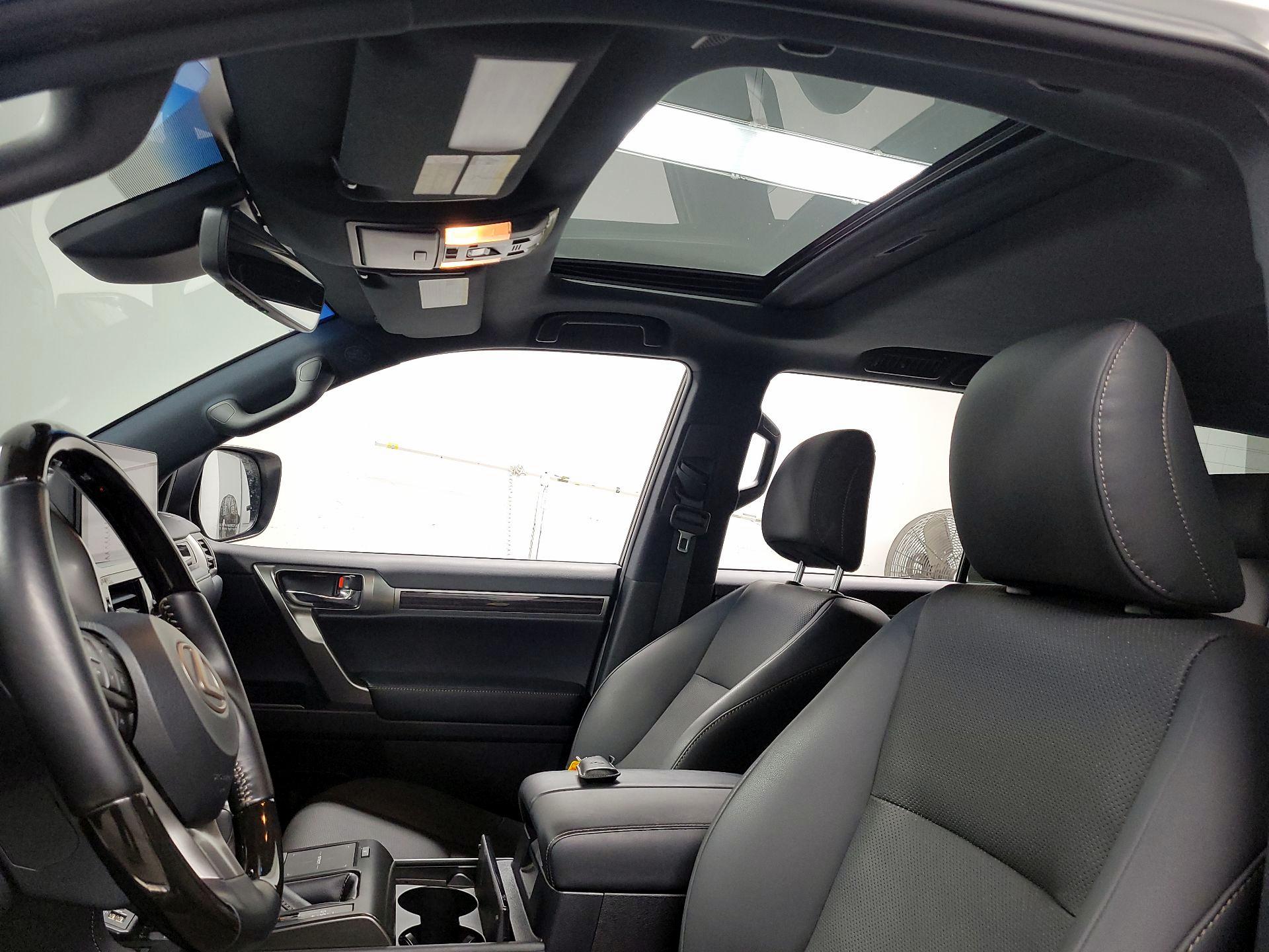 Thumbnail: 2023 Lexus GX - 19