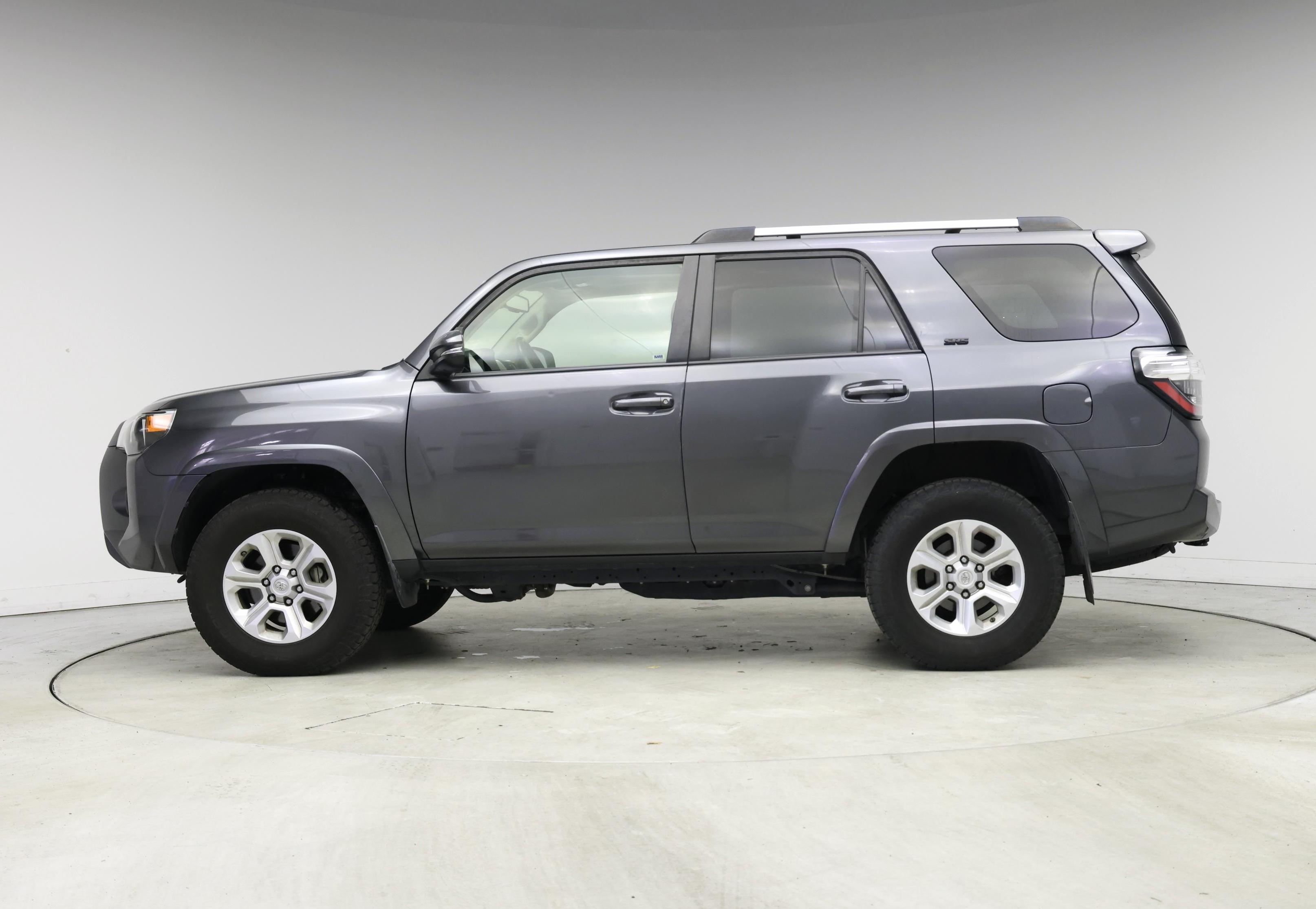 Thumbnail: 2021 Toyota 4Runner - 3