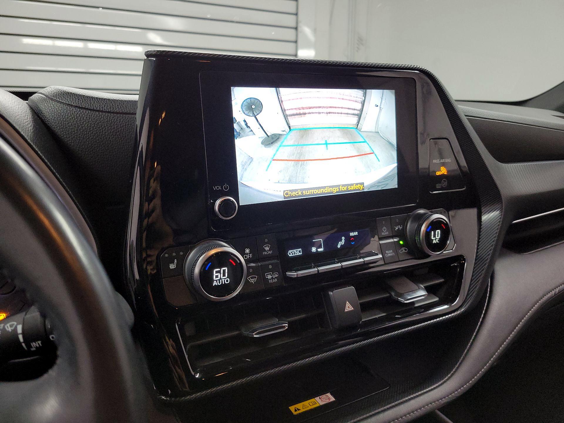 Thumbnail: 2023 Toyota Highlander - 14