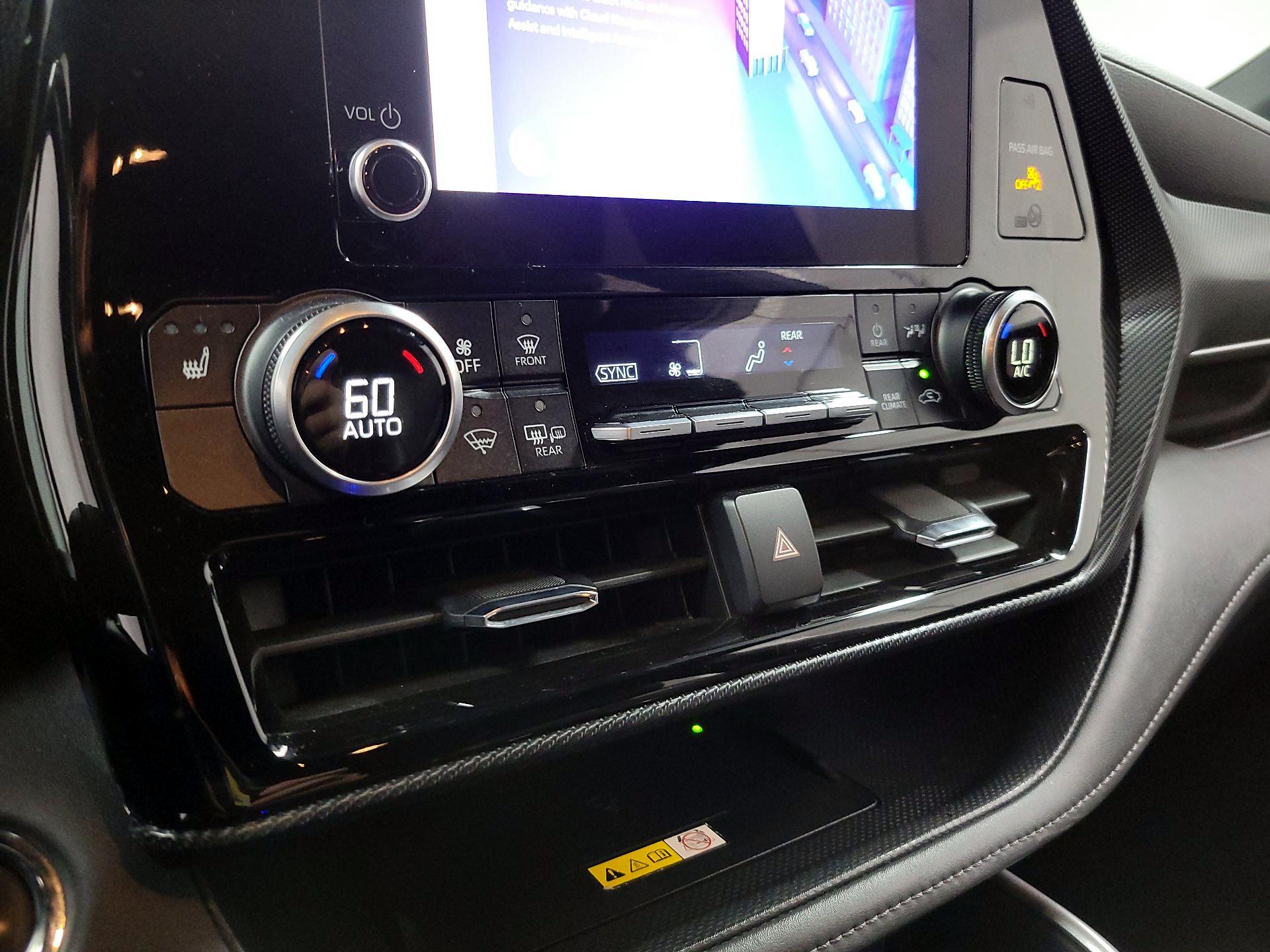 Thumbnail: 2023 Toyota Highlander - 16