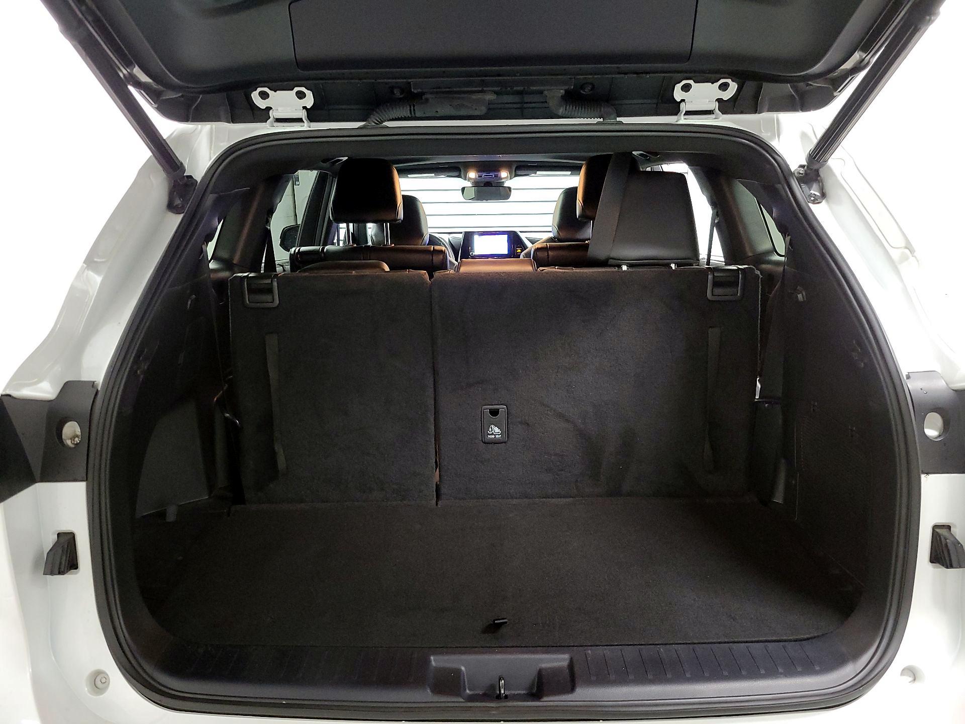 Thumbnail: 2023 Toyota Highlander - 20