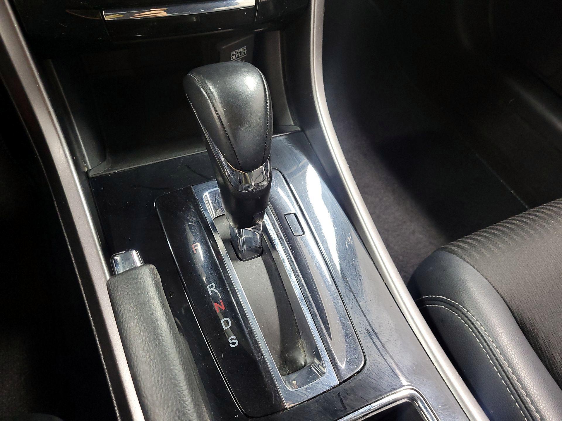 Thumbnail: 2016 Honda Accord - 15