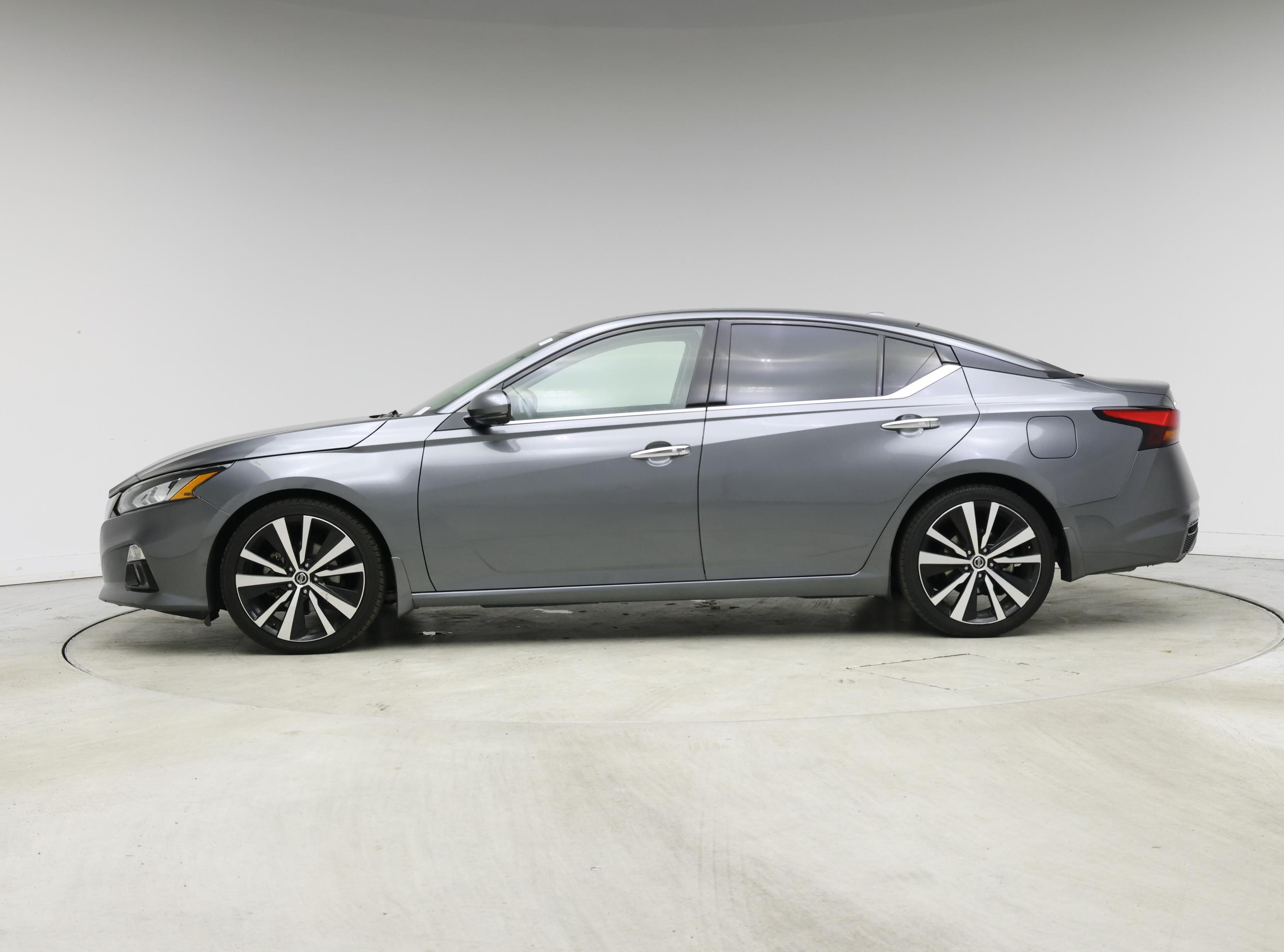 Thumbnail: 2019 Nissan Altima - 3