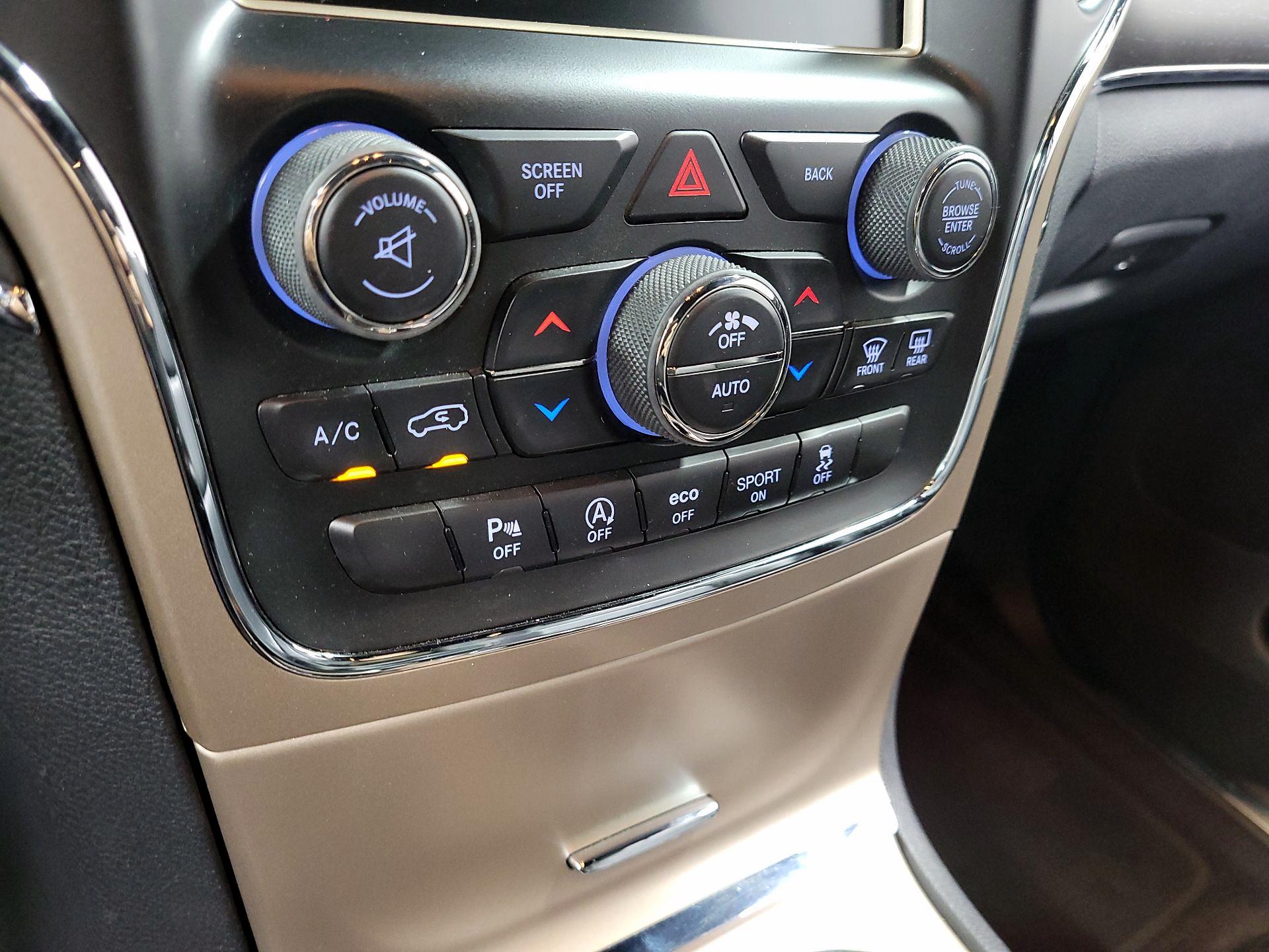 Thumbnail: 2017 Jeep Grand Cherokee - 16