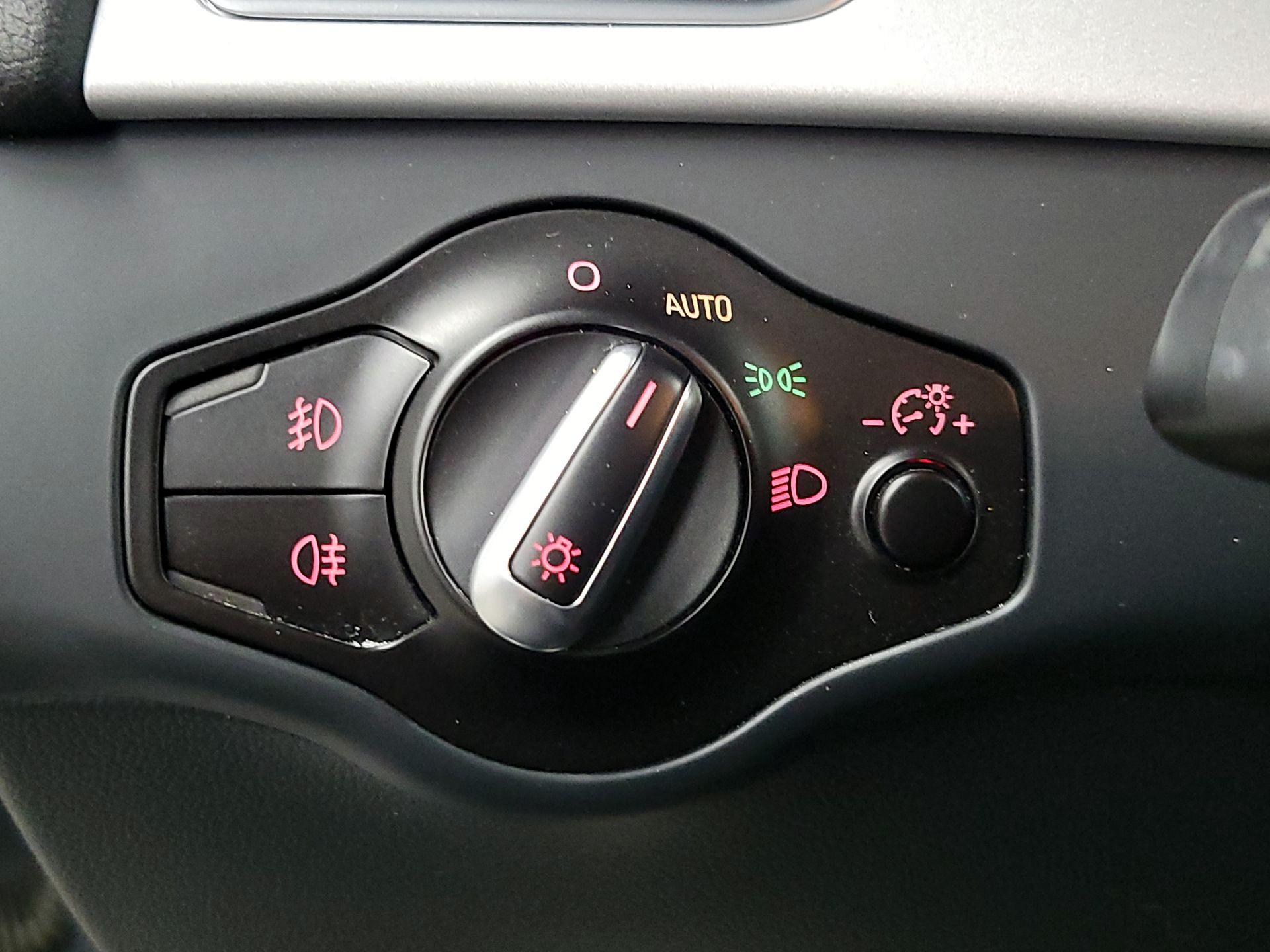 Thumbnail: 2016 Audi A4 - 13