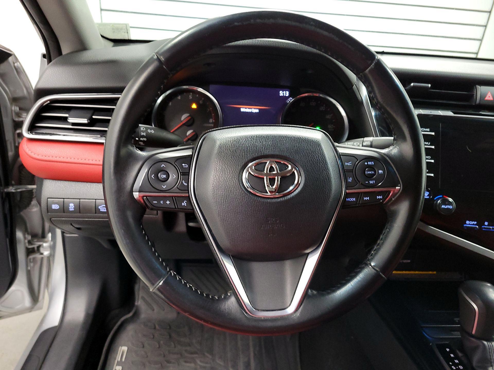 Thumbnail: 2019 Toyota Camry - 10