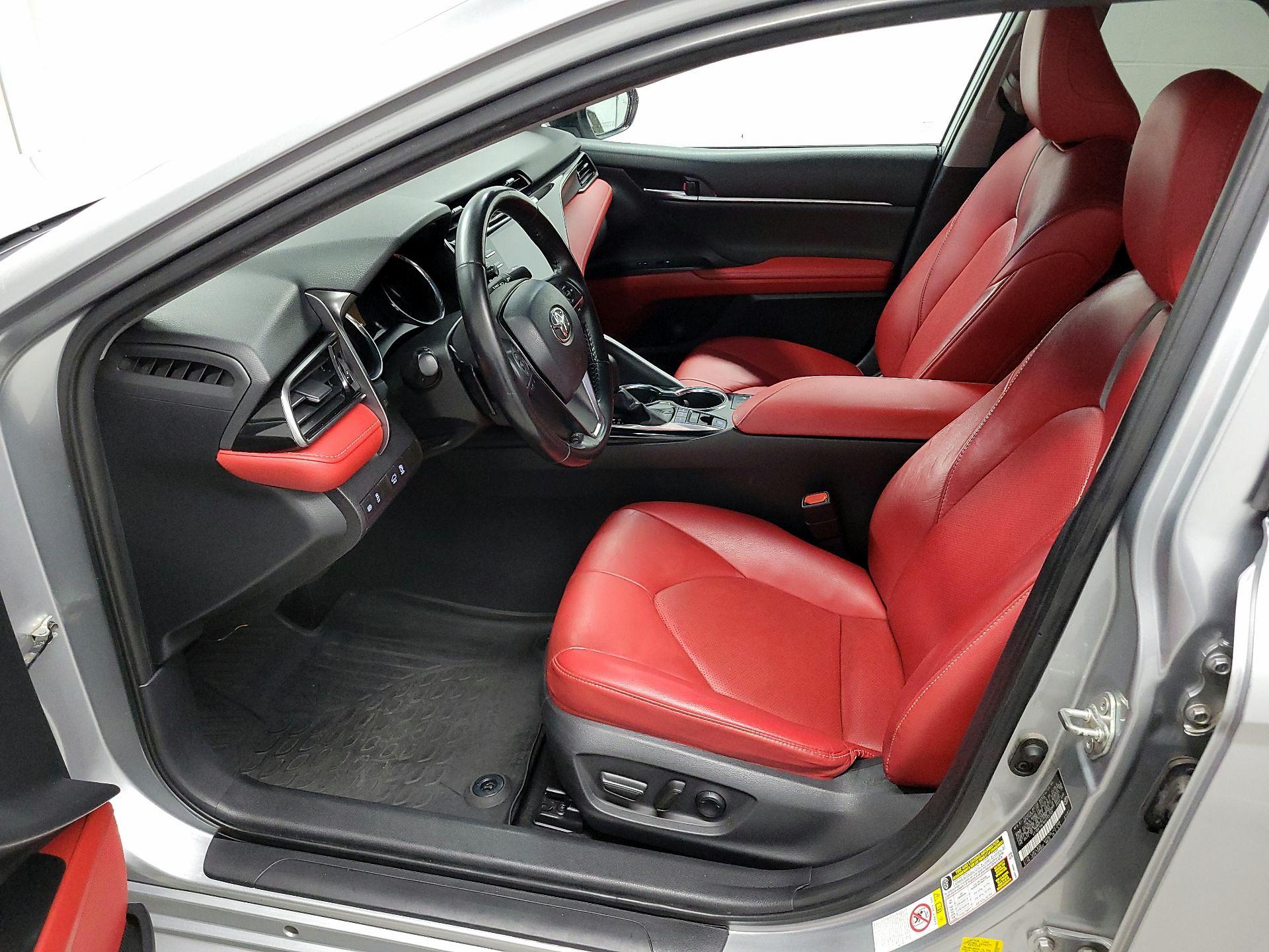 Thumbnail: 2019 Toyota Camry - 11