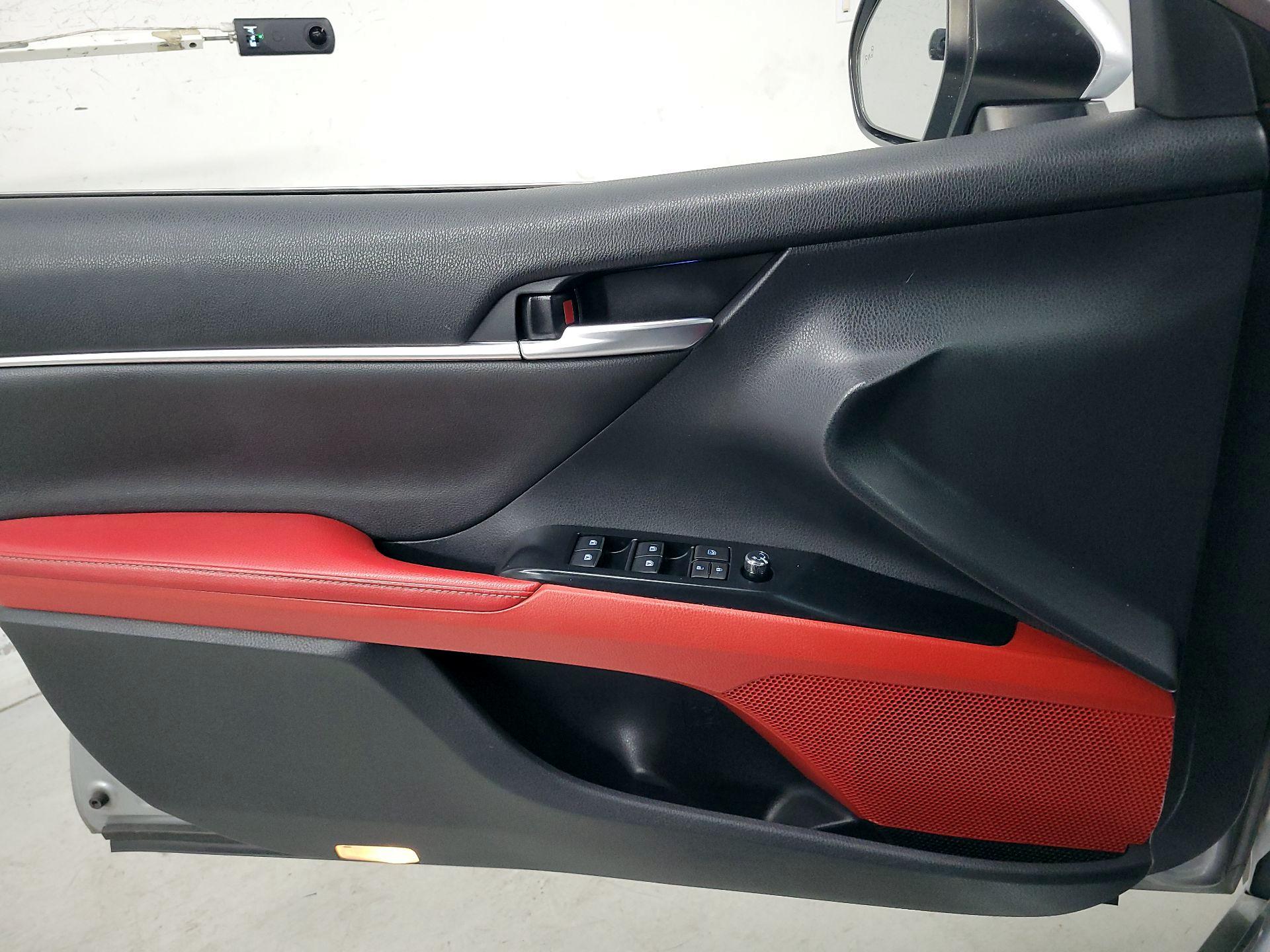 Thumbnail: 2019 Toyota Camry - 12