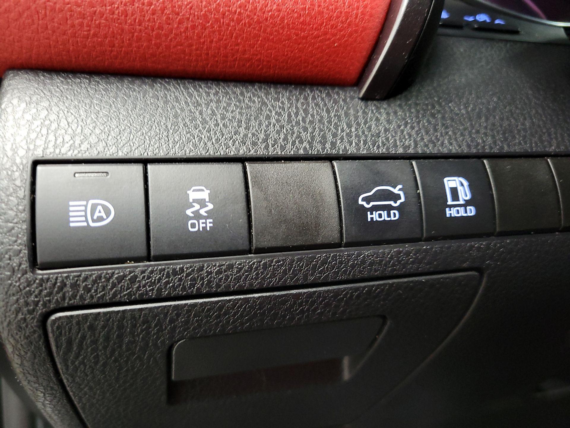 Thumbnail: 2019 Toyota Camry - 13