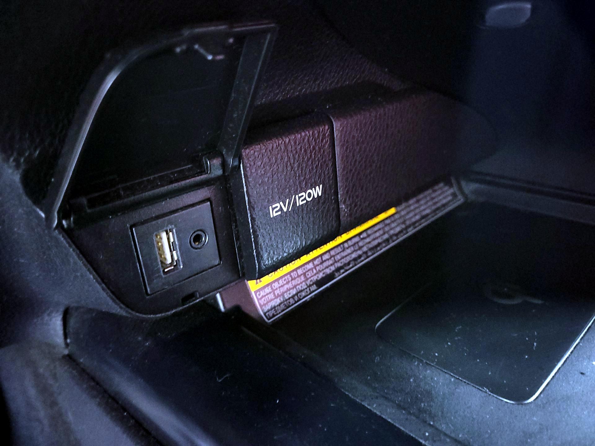 Thumbnail: 2019 Toyota Camry - 18