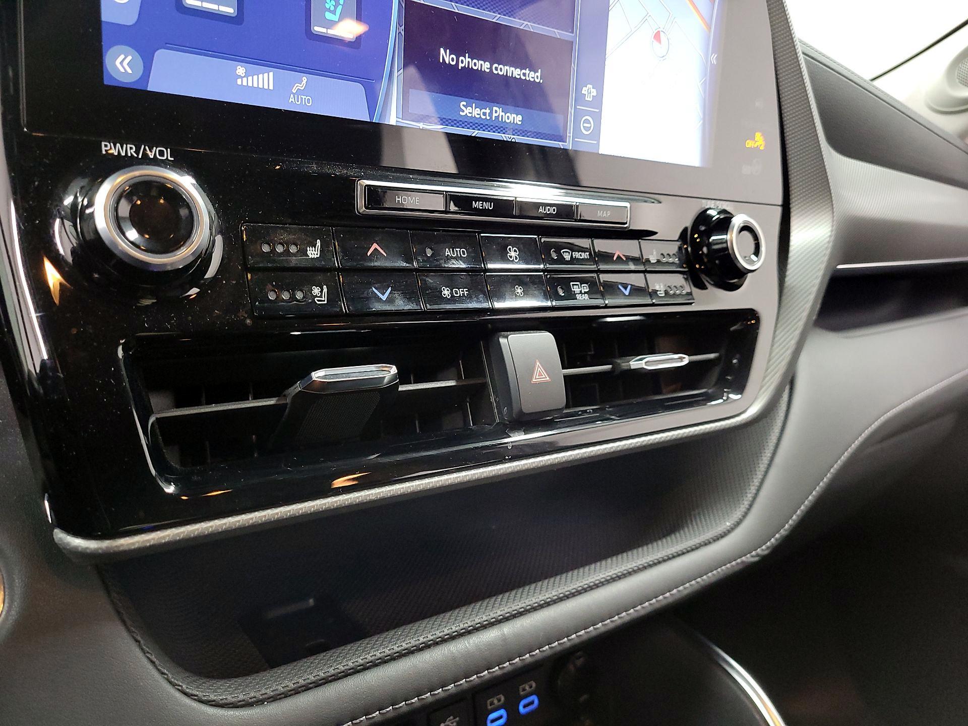 Thumbnail: 2022 Toyota Highlander - 16