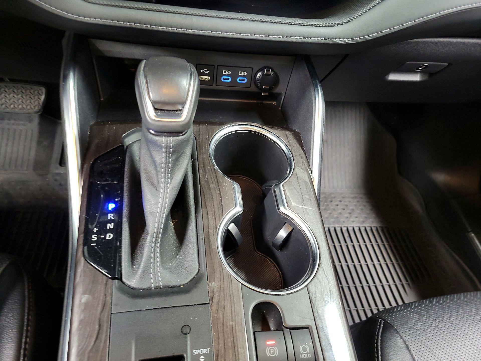 Thumbnail: 2022 Toyota Highlander - 17