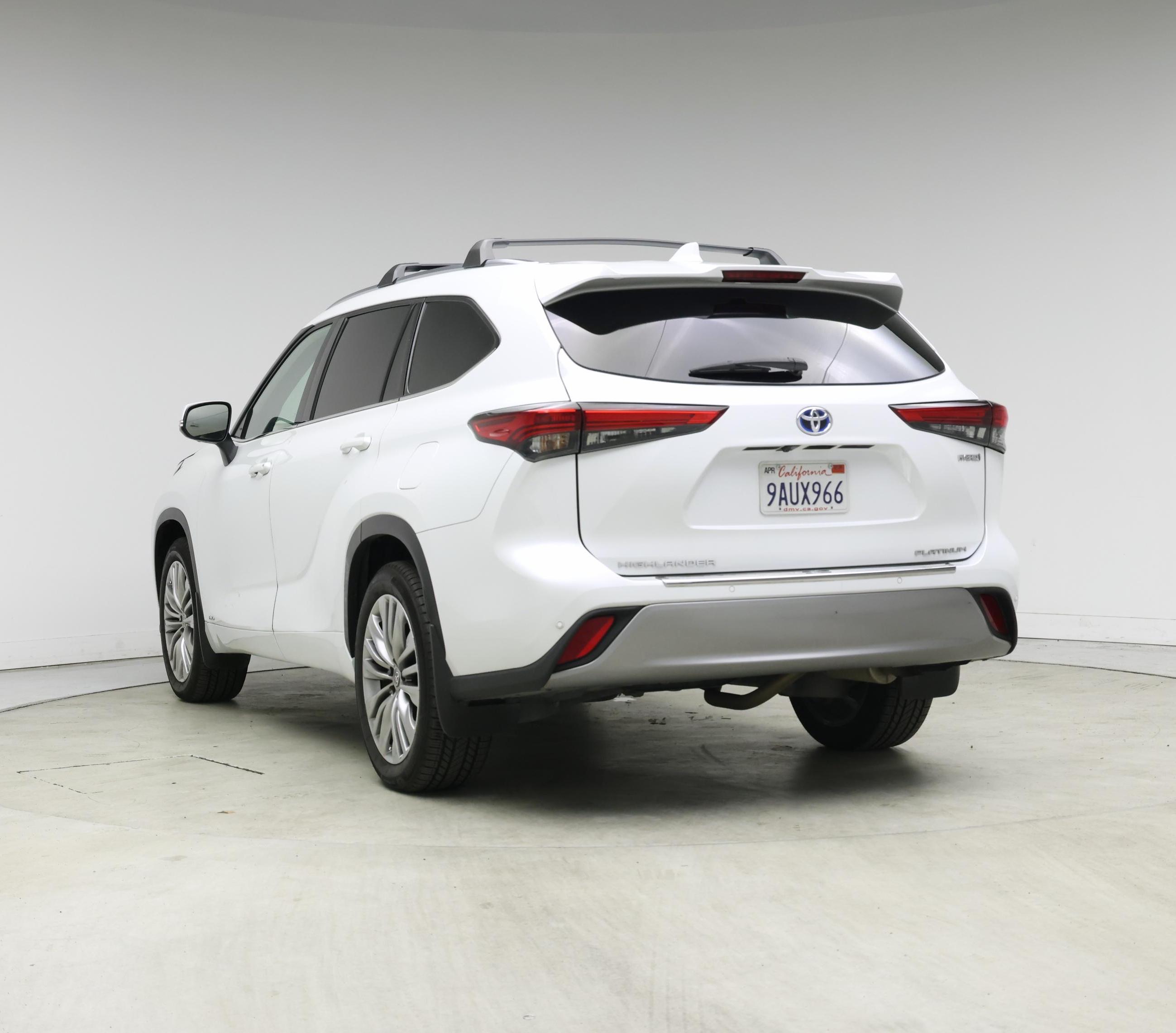 Thumbnail: 2022 Toyota Highlander - 2