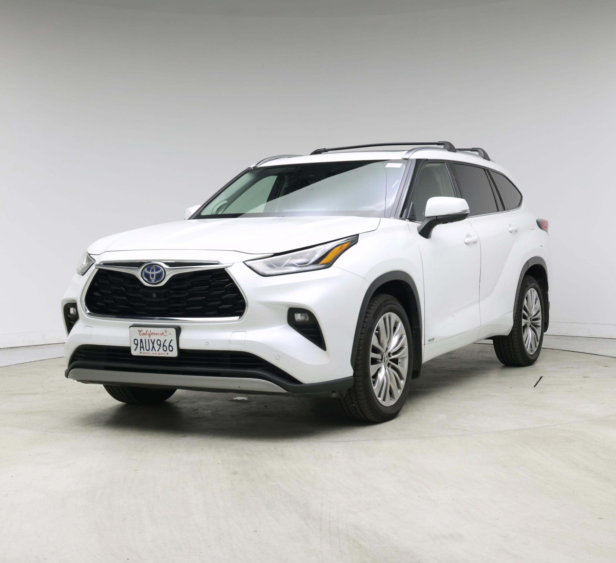 Thumbnail: 2022 Toyota Highlander - 4