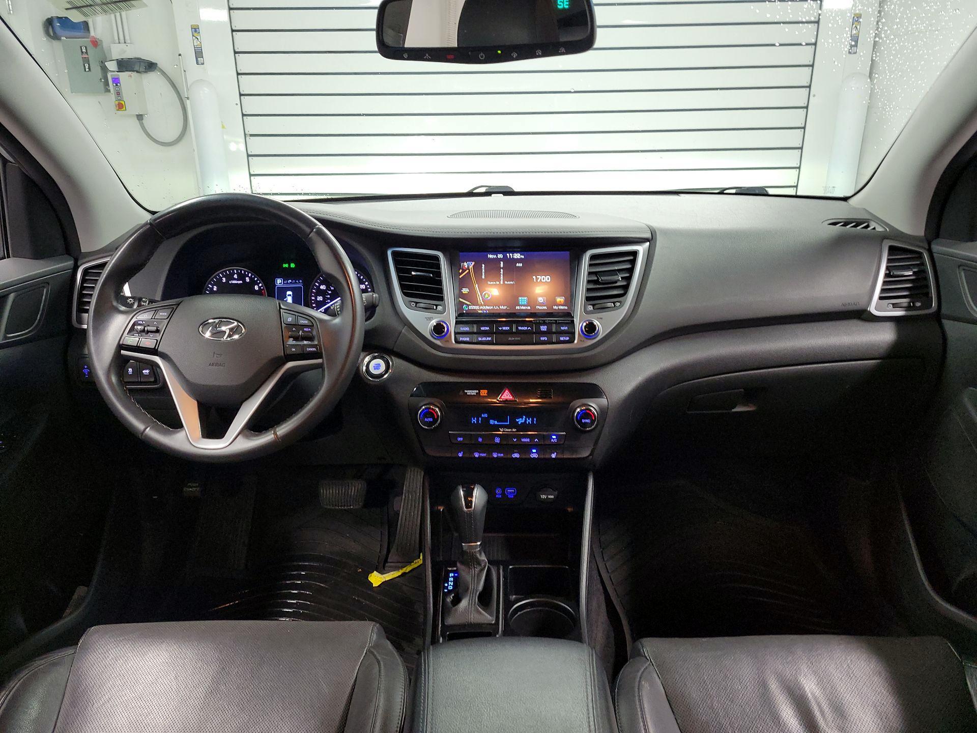 Thumbnail: 2017 Hyundai Tucson - 9