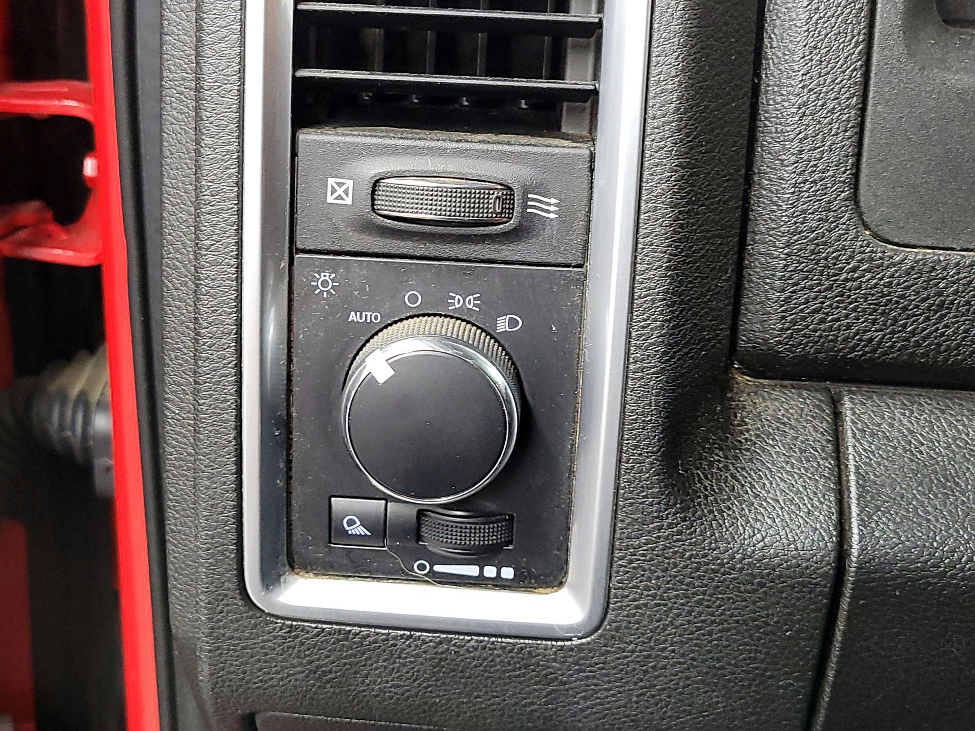 Thumbnail: 2021 RAM 1500 Classic - 13