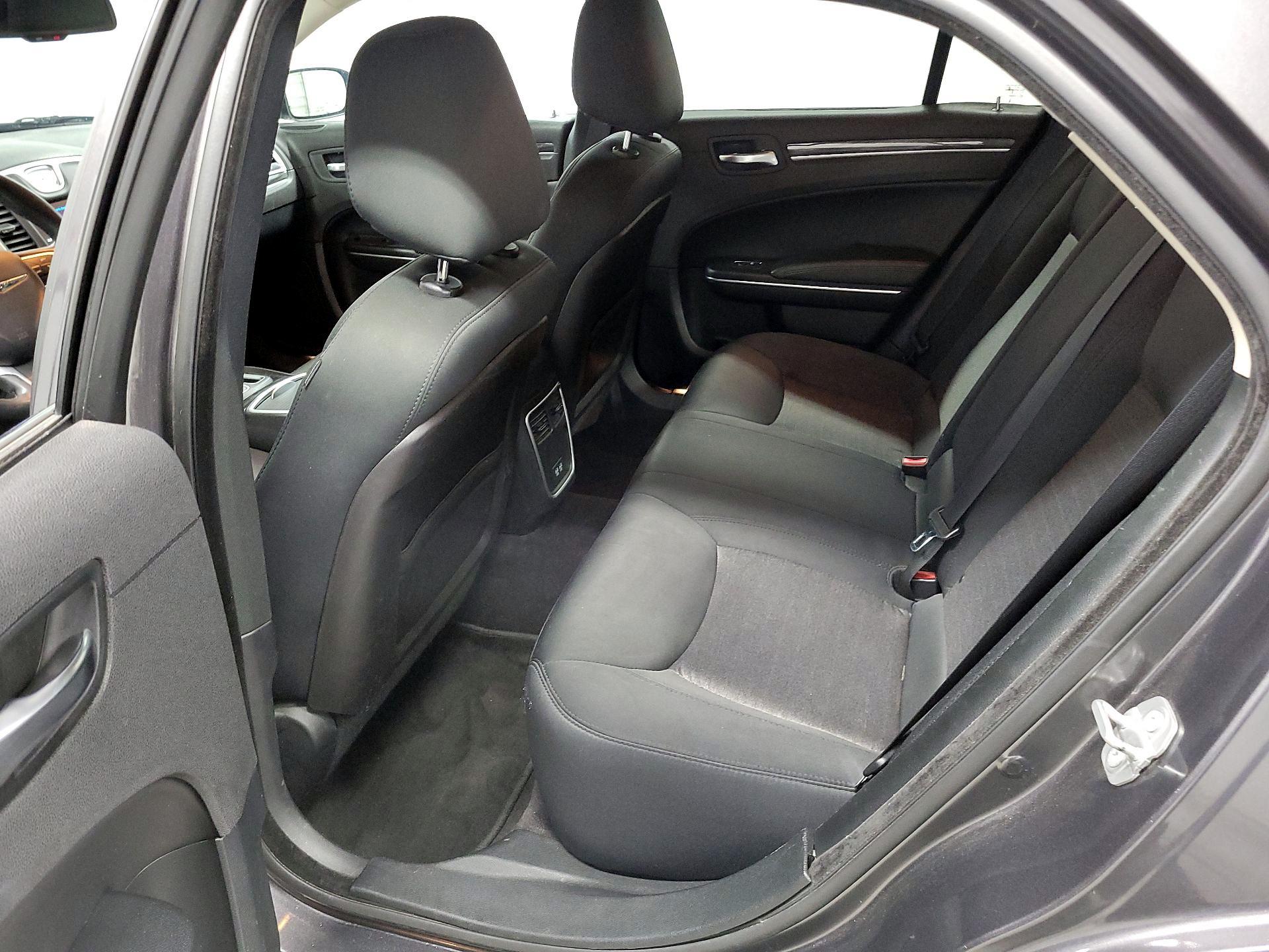 Thumbnail: 2018 Chrysler 300 - 18