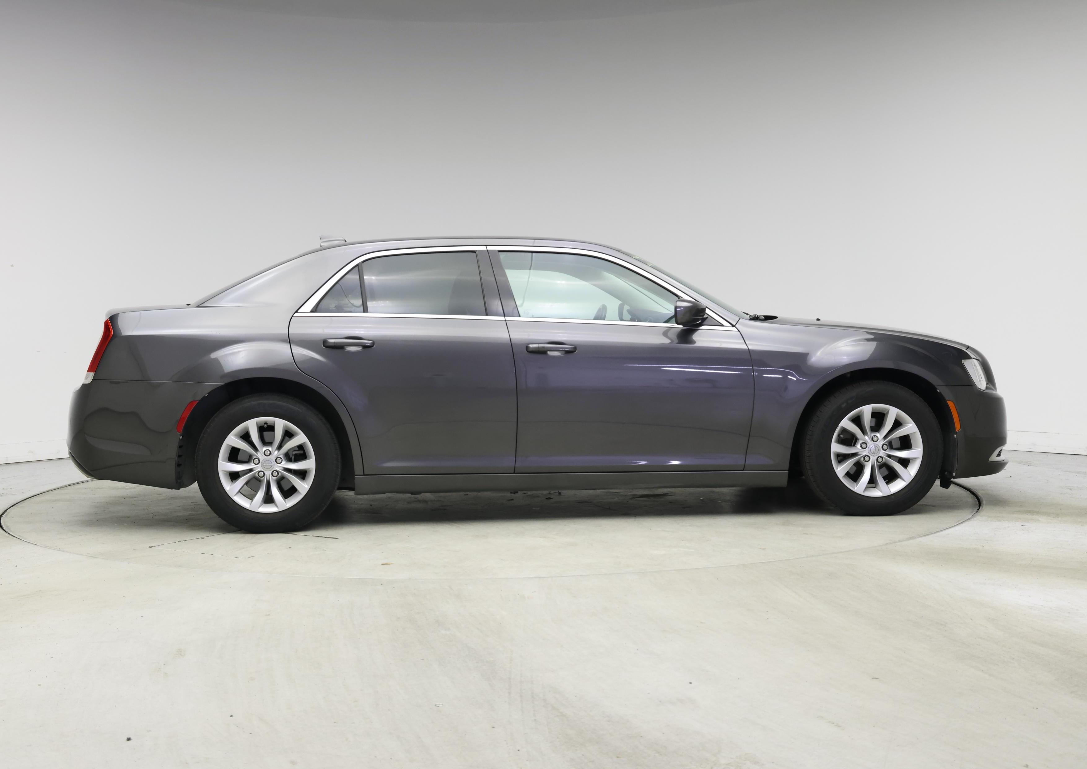 Thumbnail: 2018 Chrysler 300 - 7