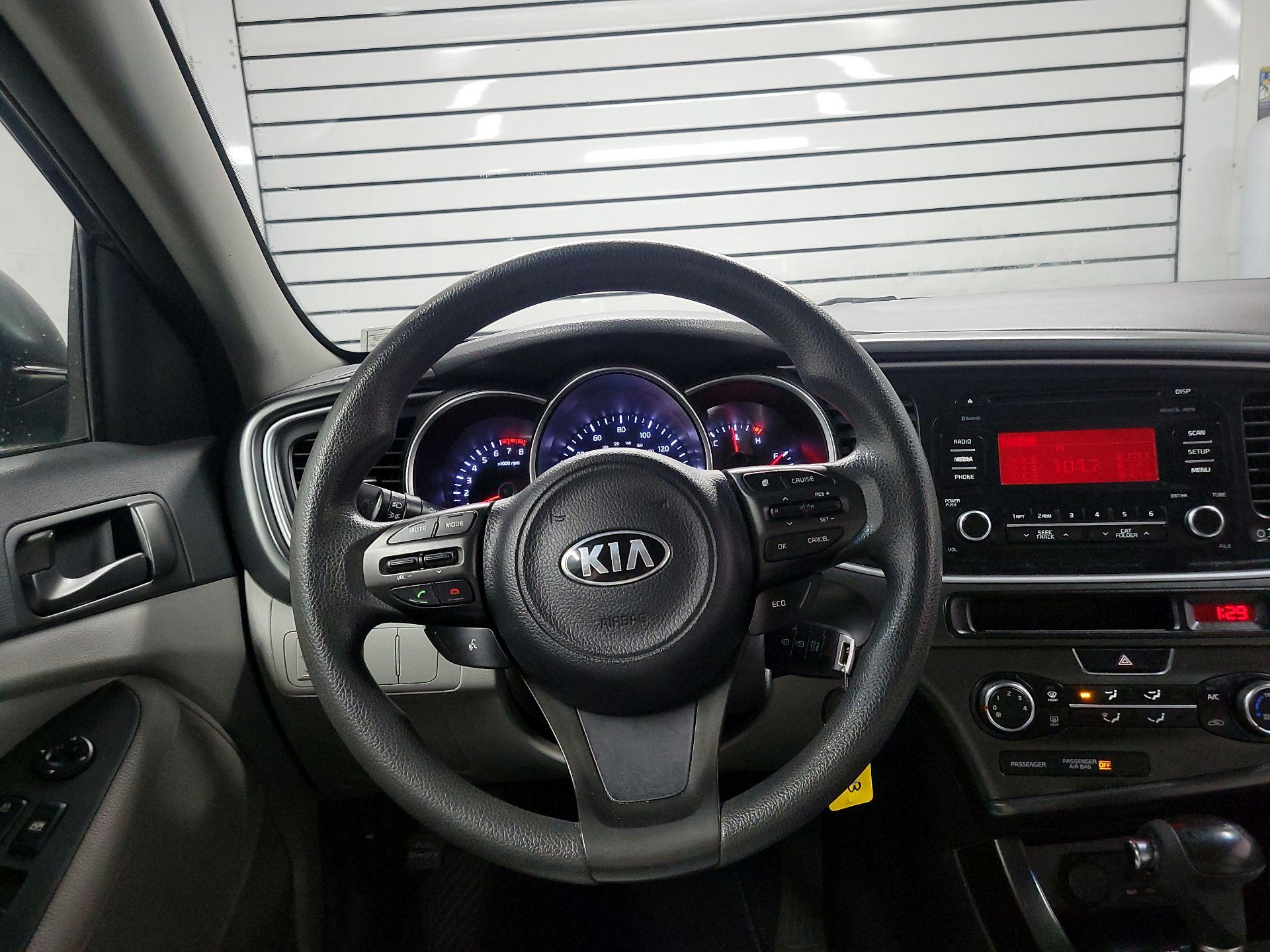 Thumbnail: 2015 Kia Optima - 10