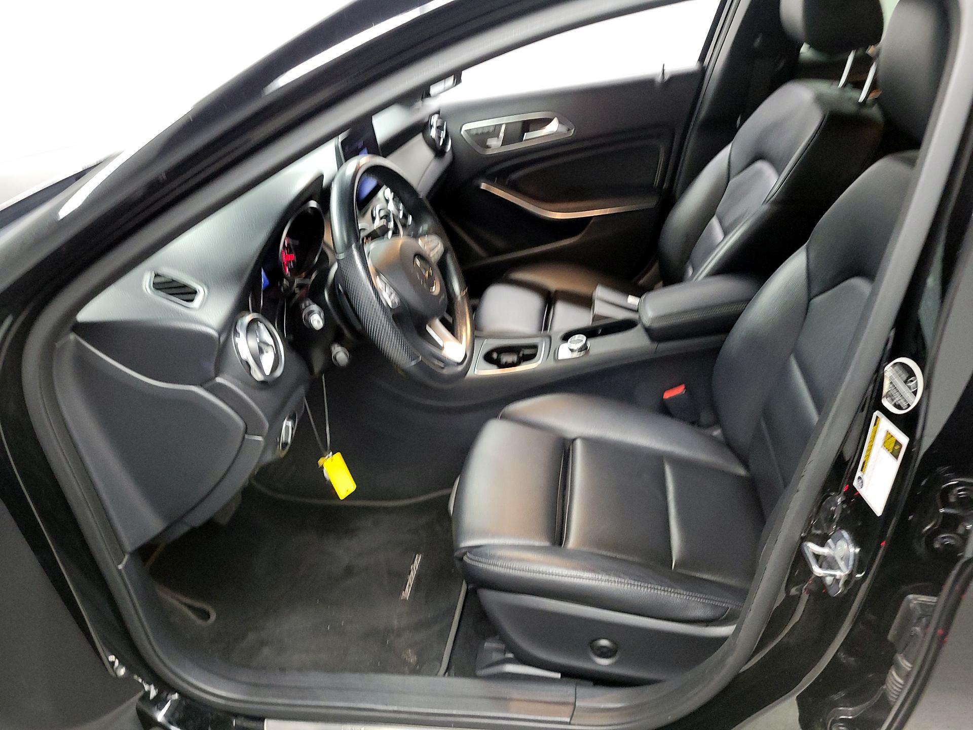 Thumbnail: 2019 Mercedes-Benz GLA - 11