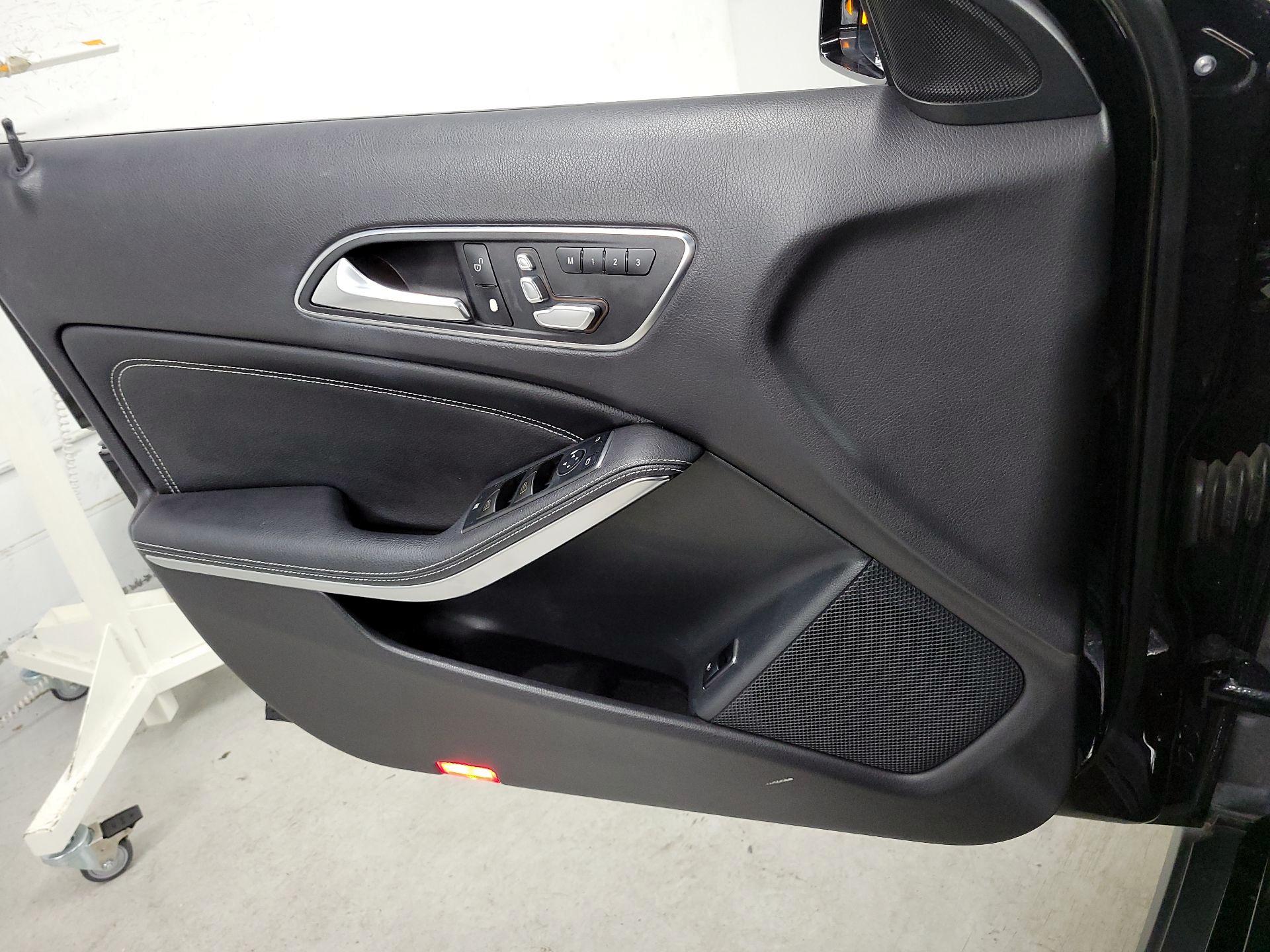 Thumbnail: 2019 Mercedes-Benz GLA - 12