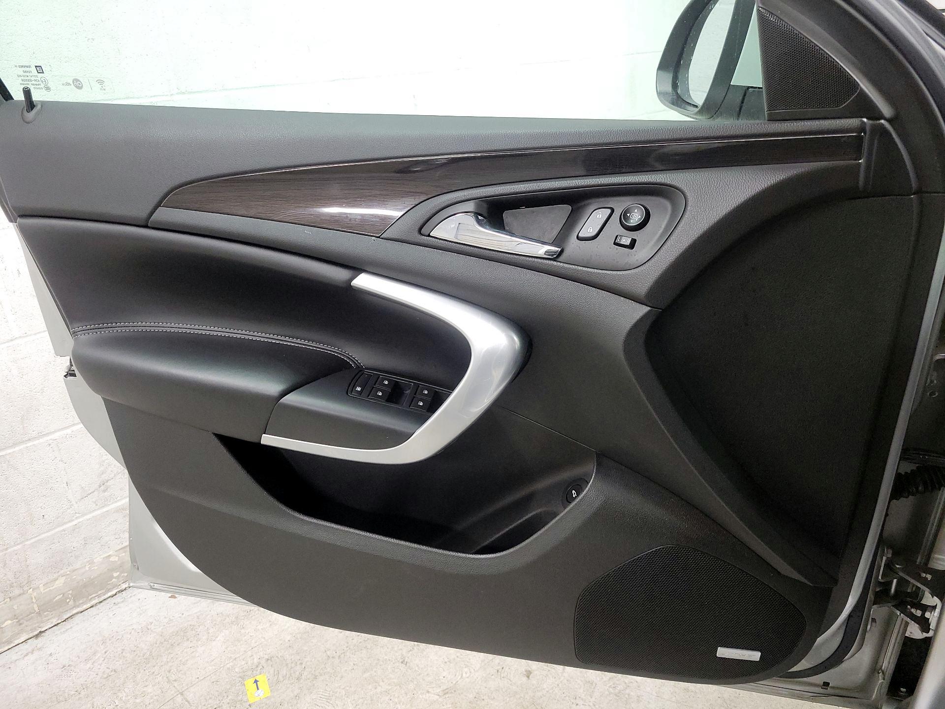 Thumbnail: 2017 Buick Regal - 12