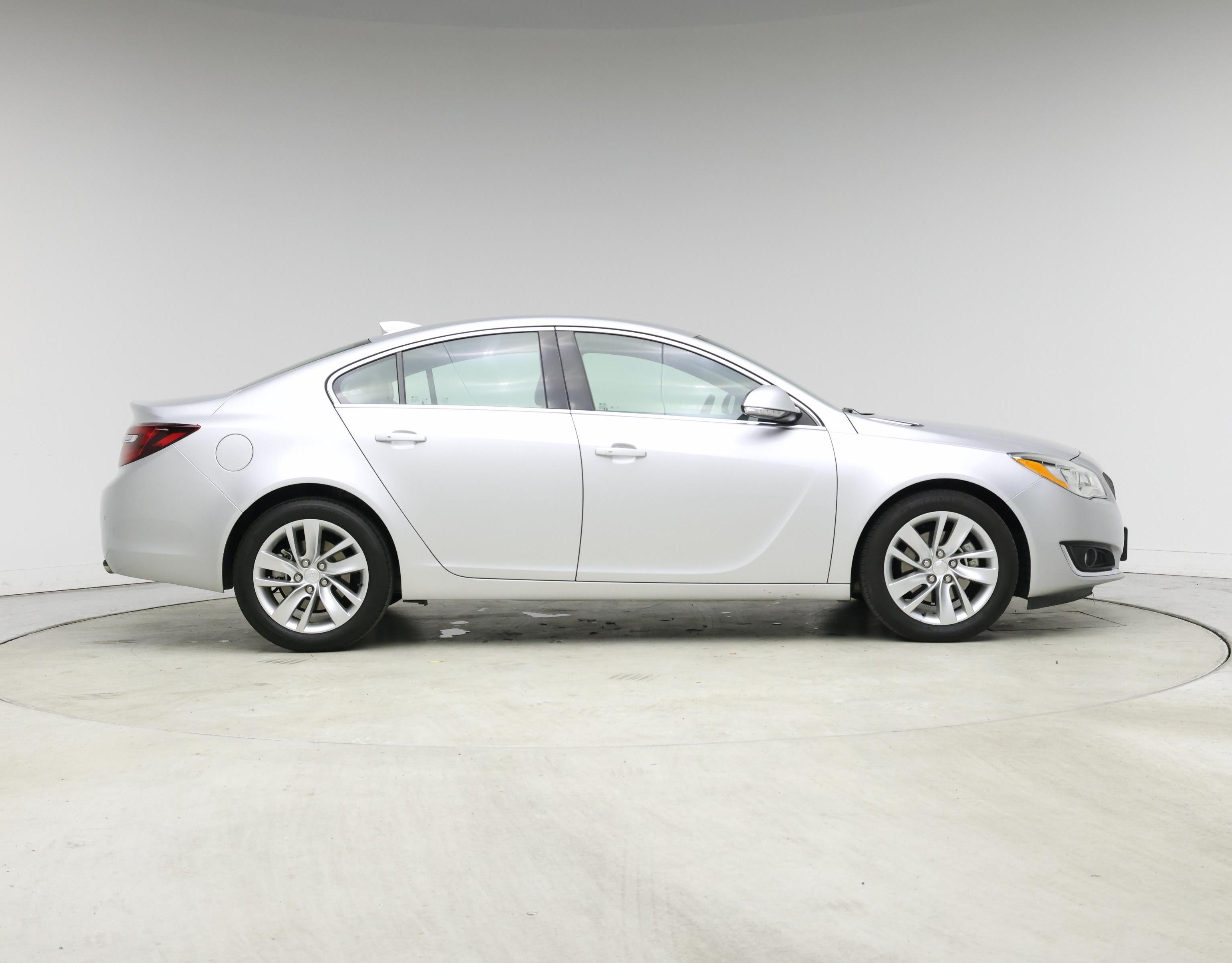 Thumbnail: 2017 Buick Regal - 7