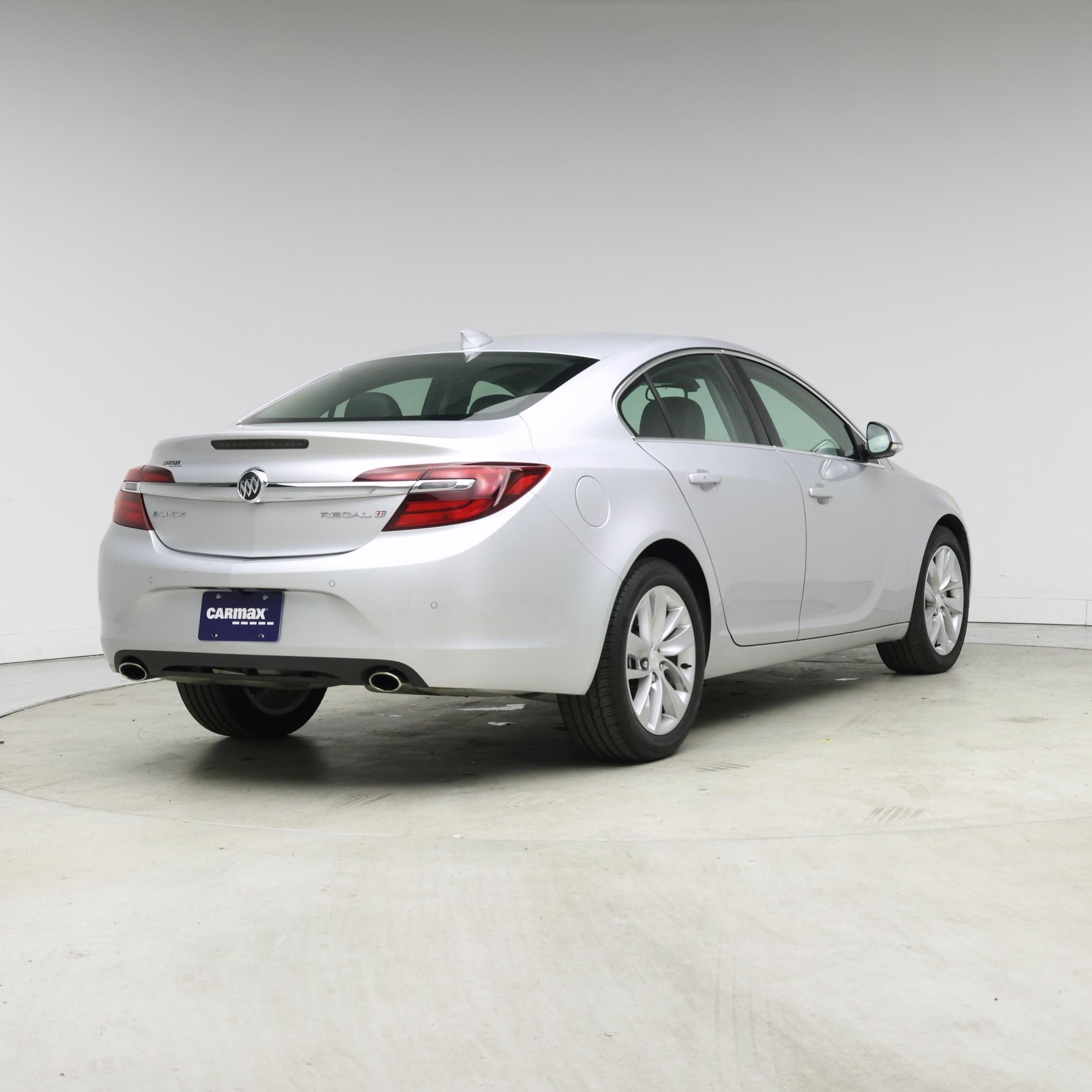 Thumbnail: 2017 Buick Regal - 8