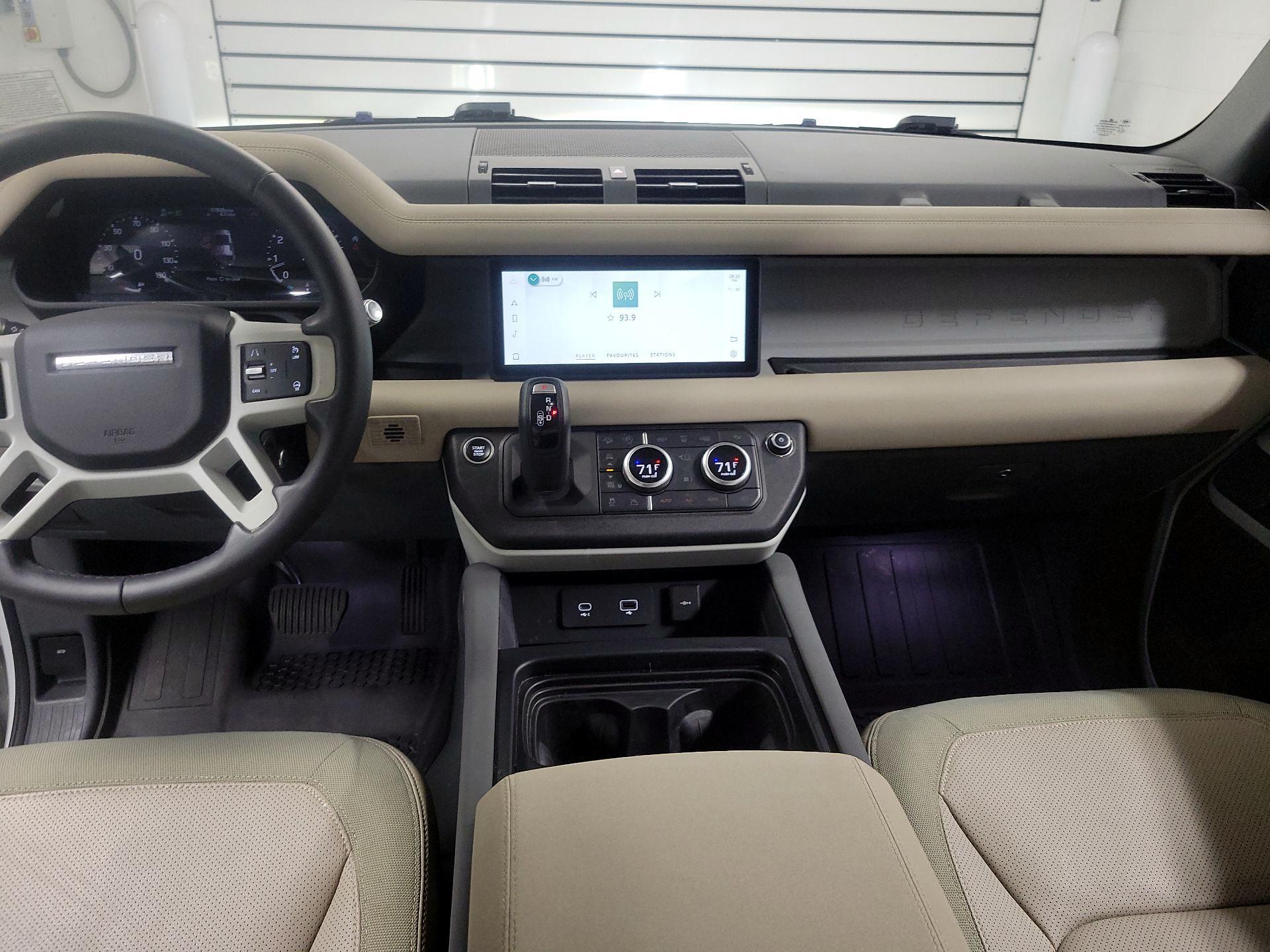 Thumbnail: 2020 Land Rover Defender - 9