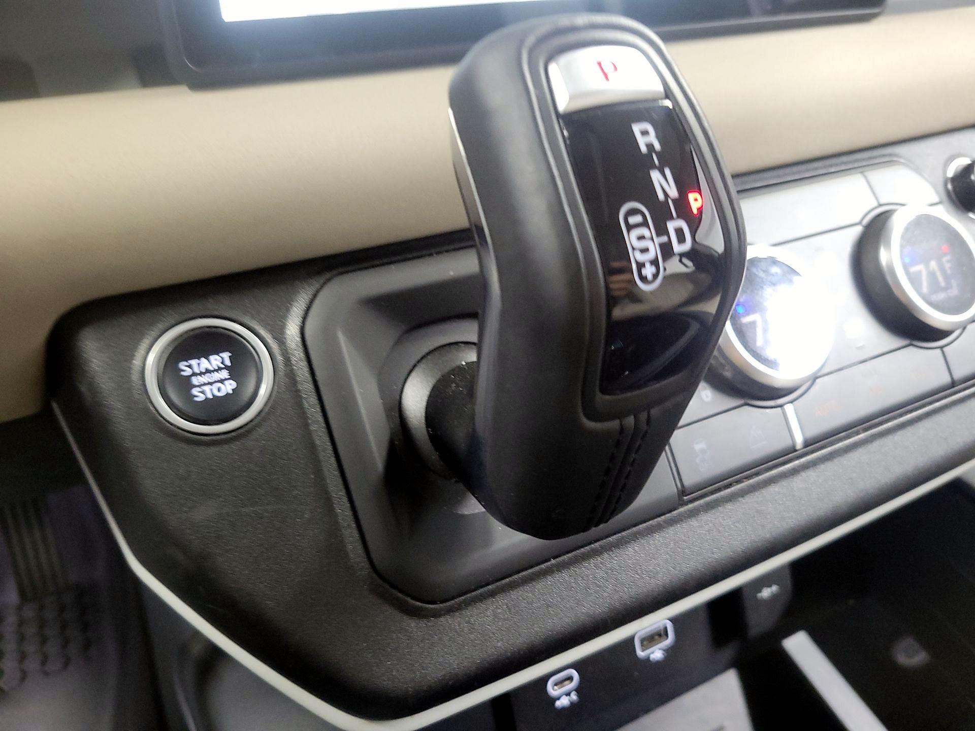 Thumbnail: 2020 Land Rover Defender - 15