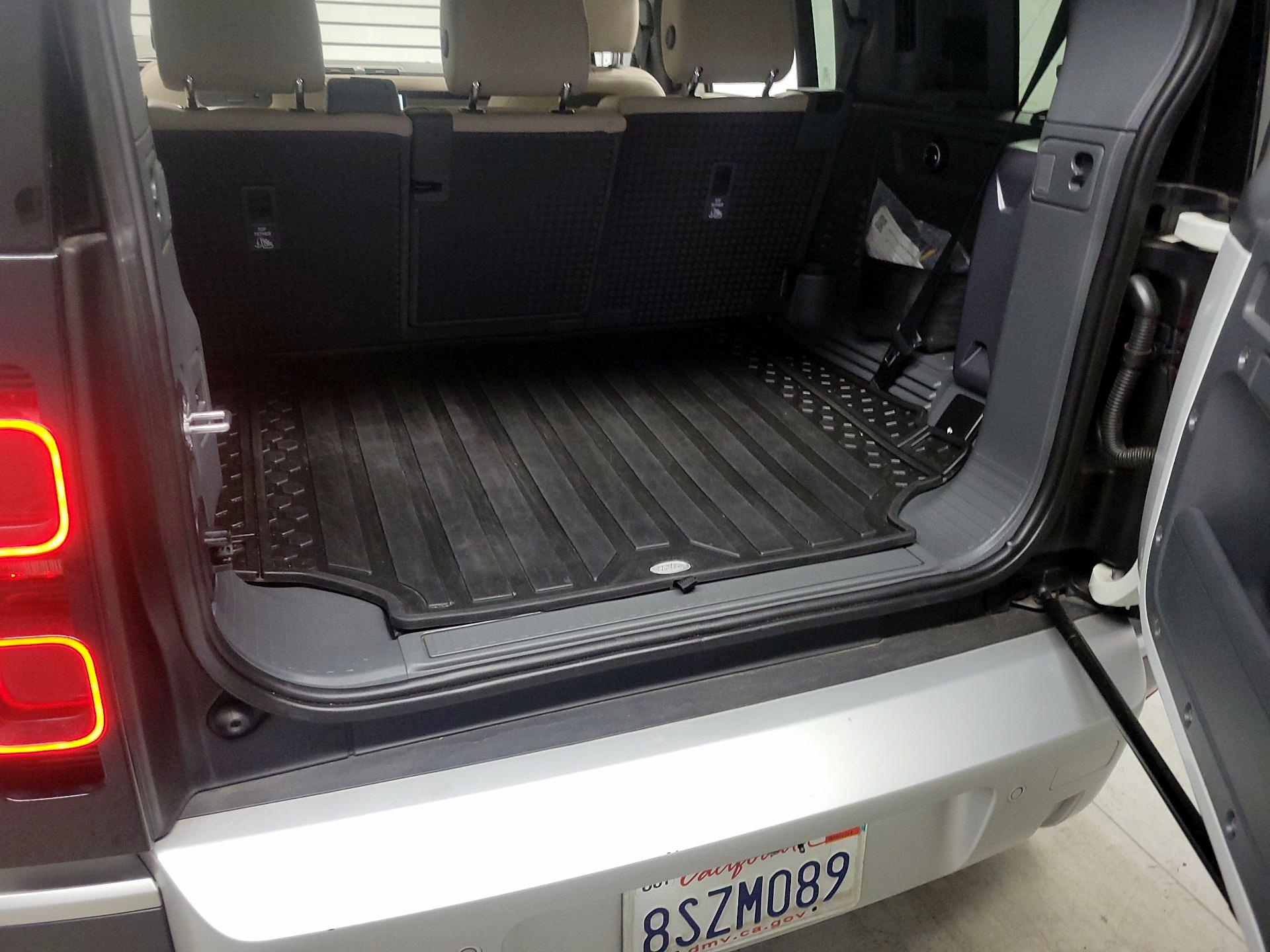 Thumbnail: 2020 Land Rover Defender - 16