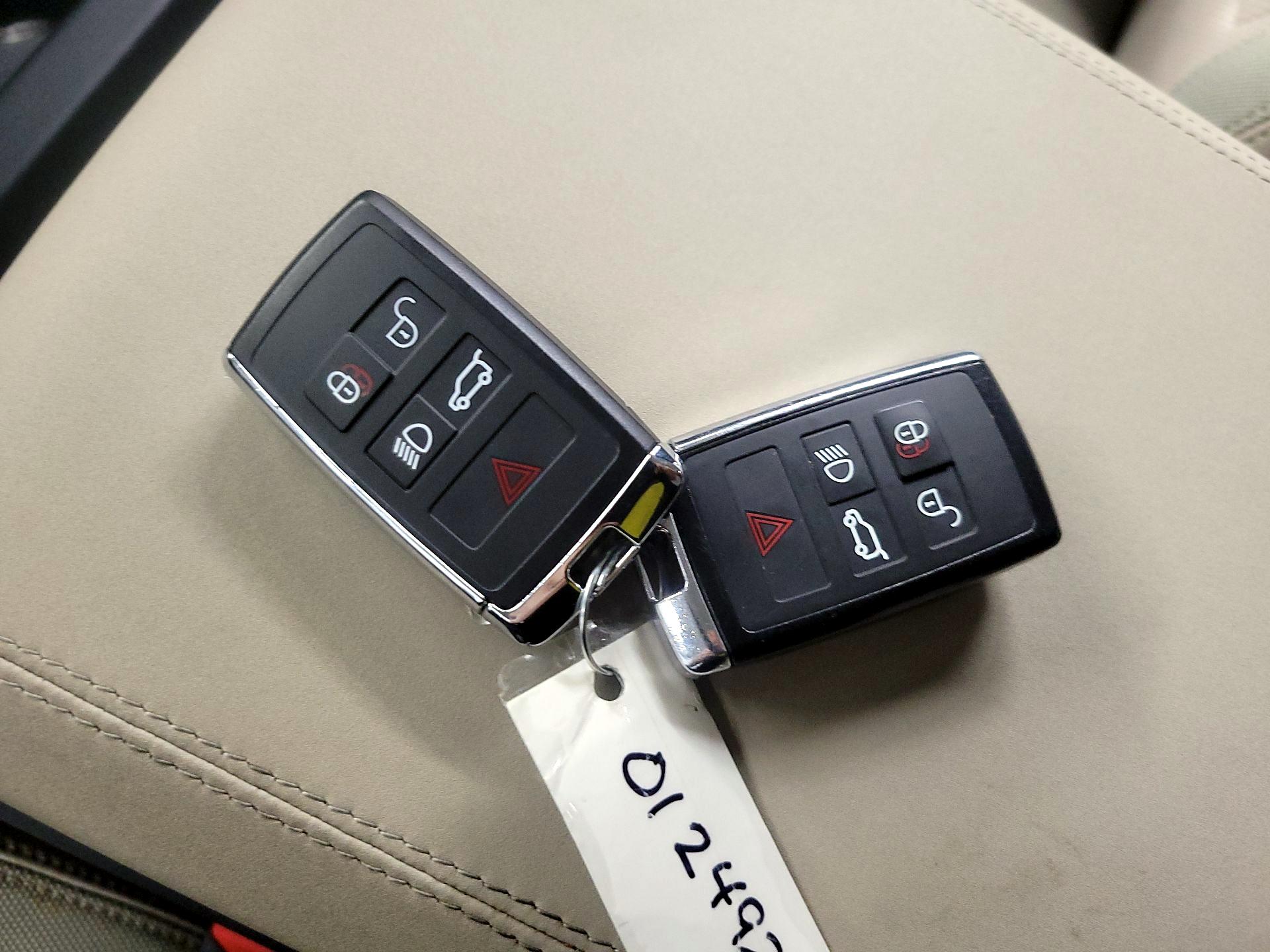 Thumbnail: 2020 Land Rover Defender - 18