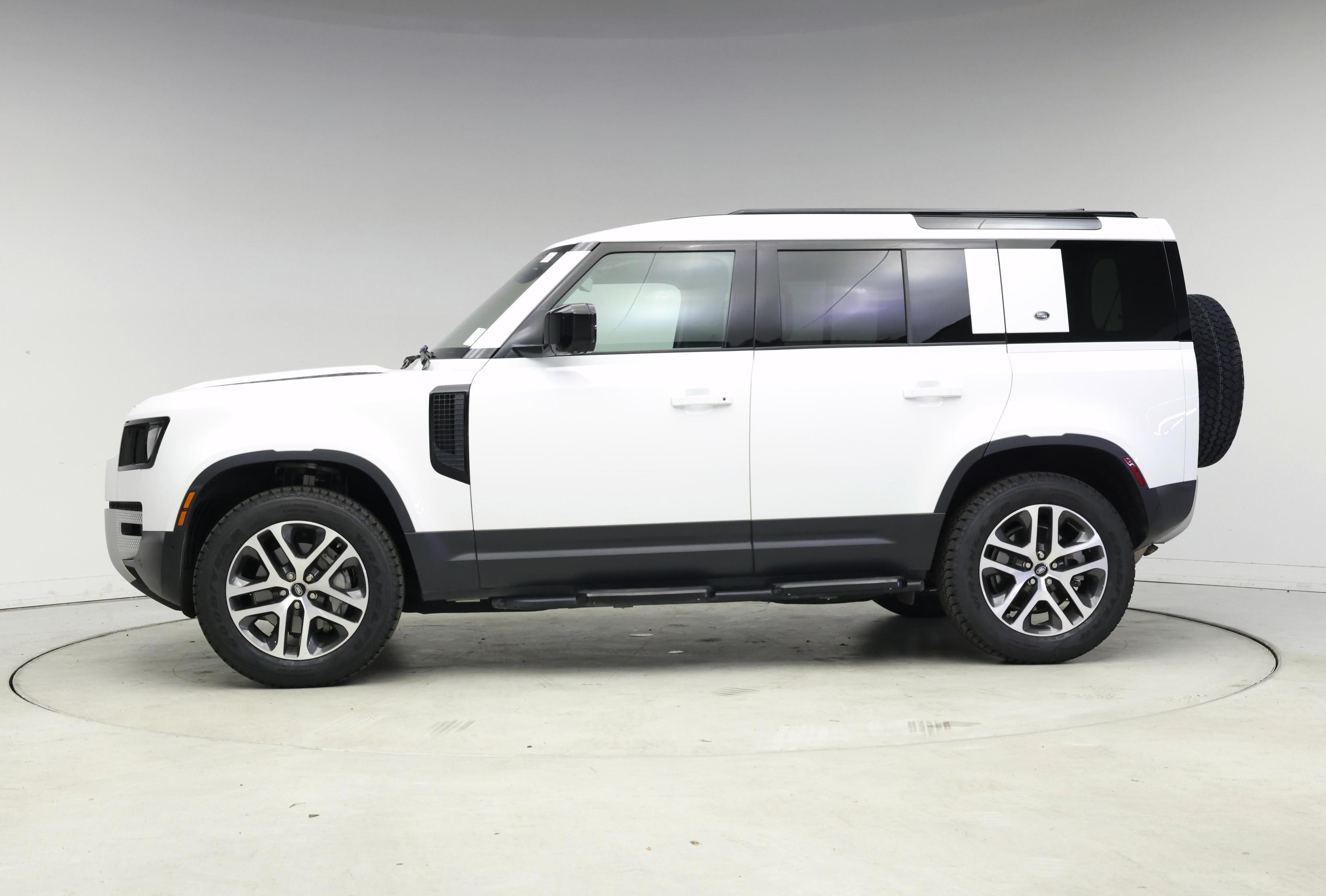 Thumbnail: 2020 Land Rover Defender - 3