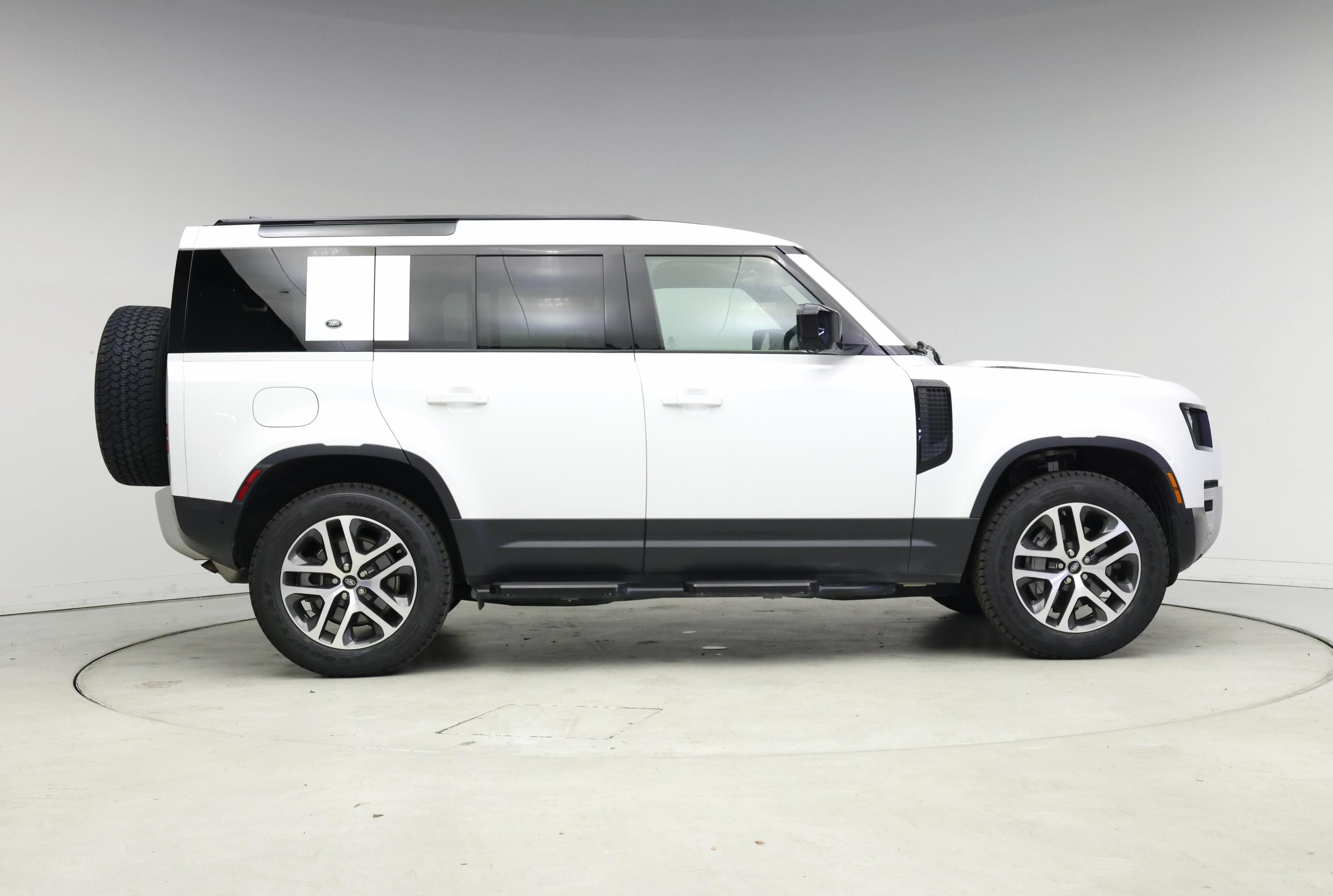 Thumbnail: 2020 Land Rover Defender - 7