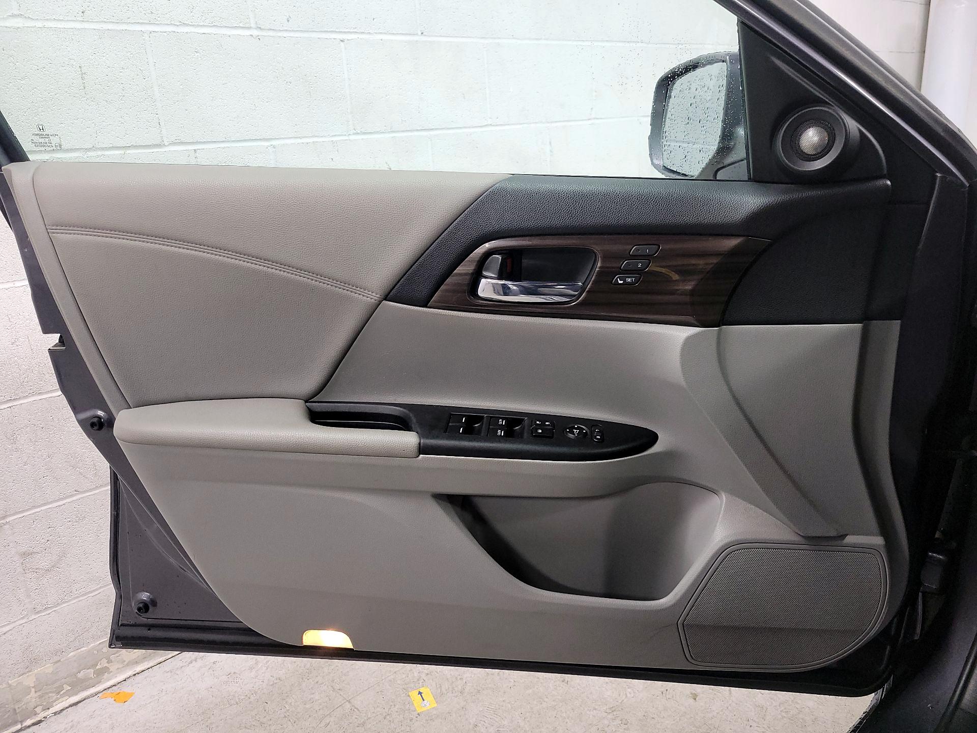 Thumbnail: 2017 Honda Accord - 12