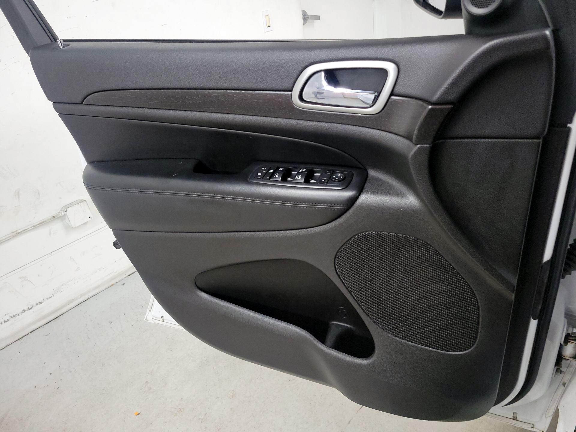 Thumbnail: 2017 Jeep Grand Cherokee - 12